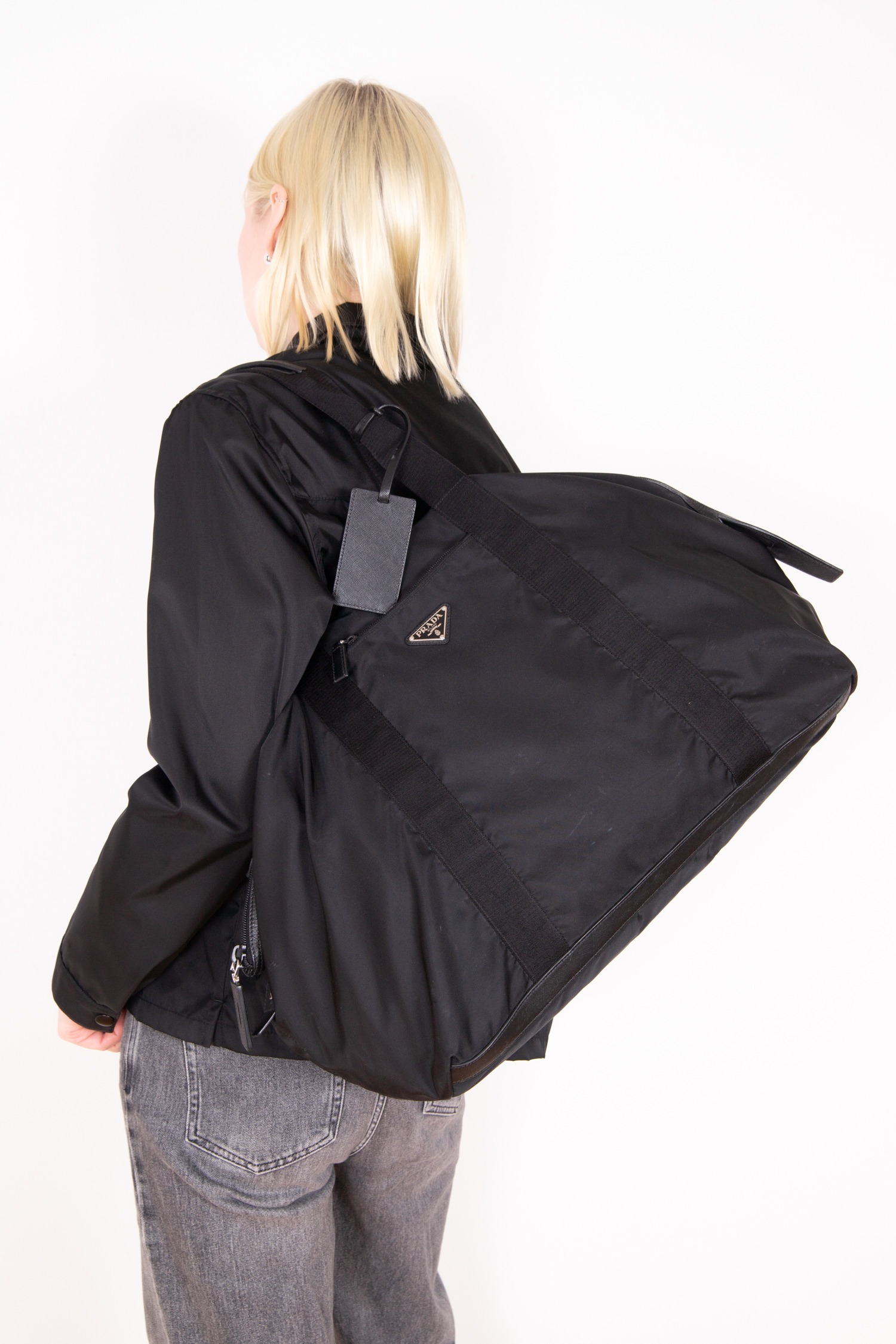 Prada "Seesack" Weekender aus Re-nylon in Schwarz