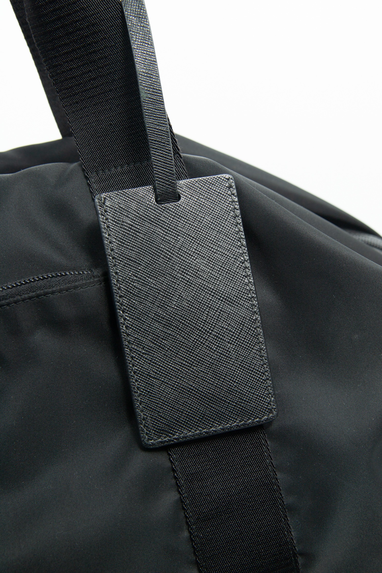 Prada "Seesack" Weekender aus Re-nylon in Schwarz