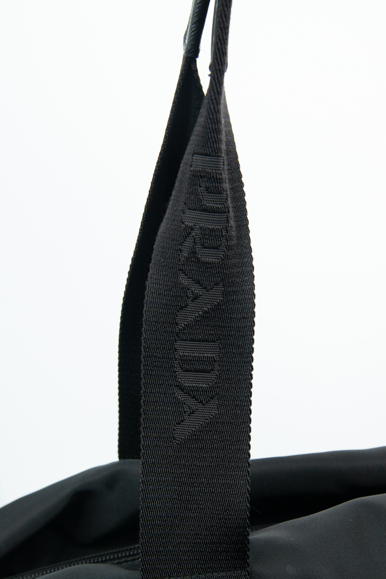 Prada "Seesack" Weekender aus Re-nylon in Schwarz
