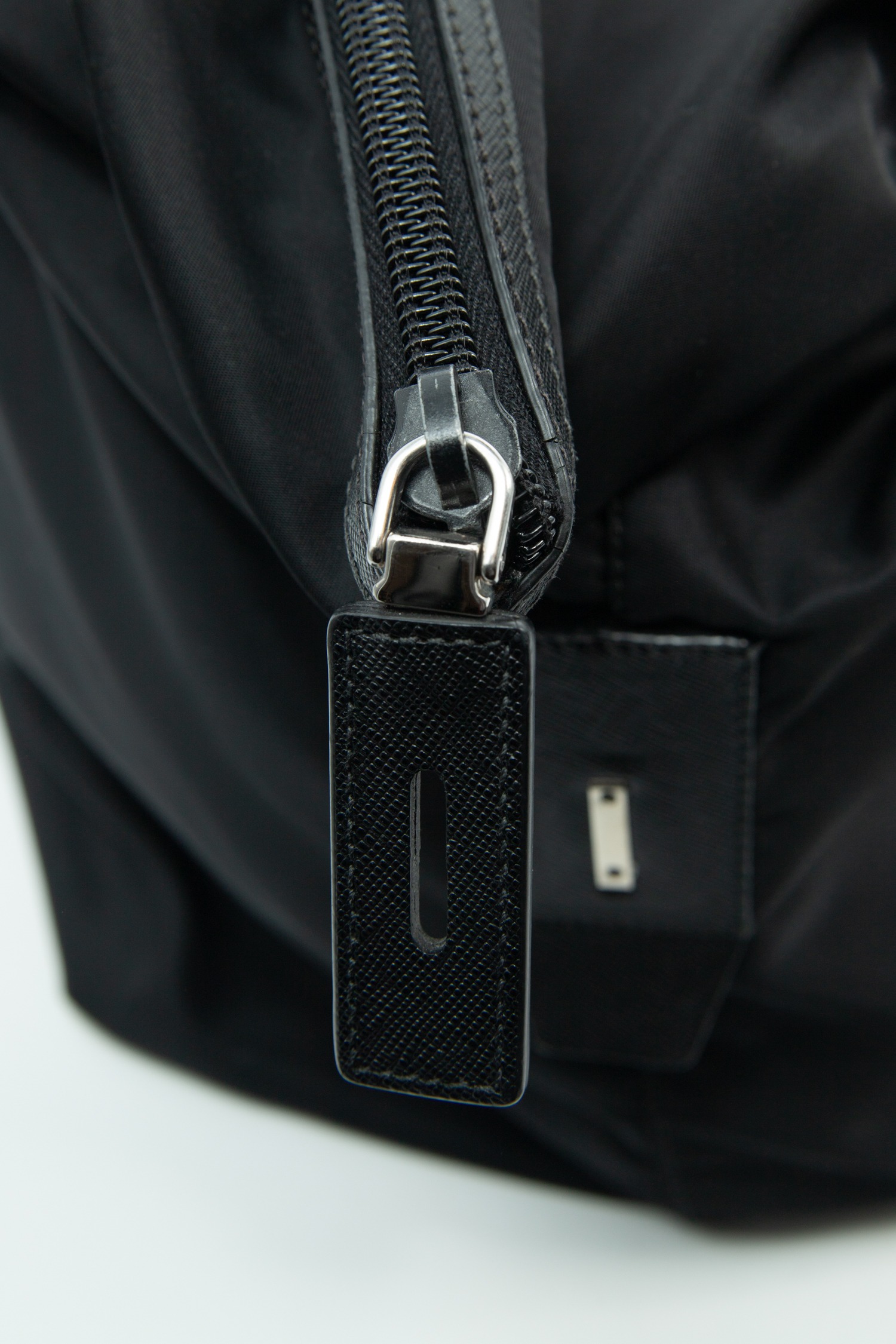 Prada "Seesack" Weekender aus Re-nylon in Schwarz