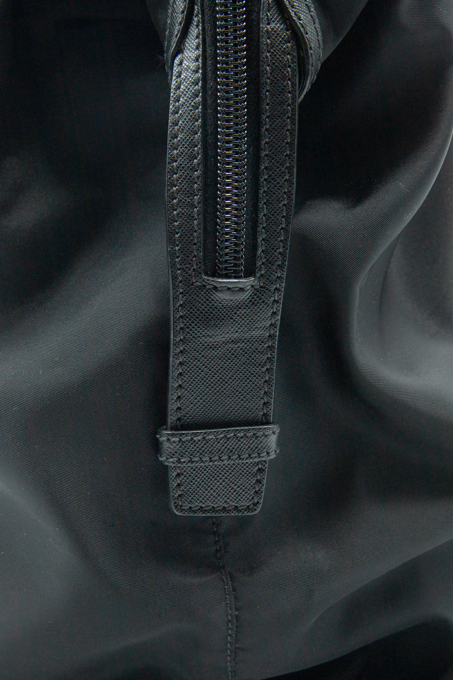 Prada "Seesack" Weekender aus Re-nylon in Schwarz