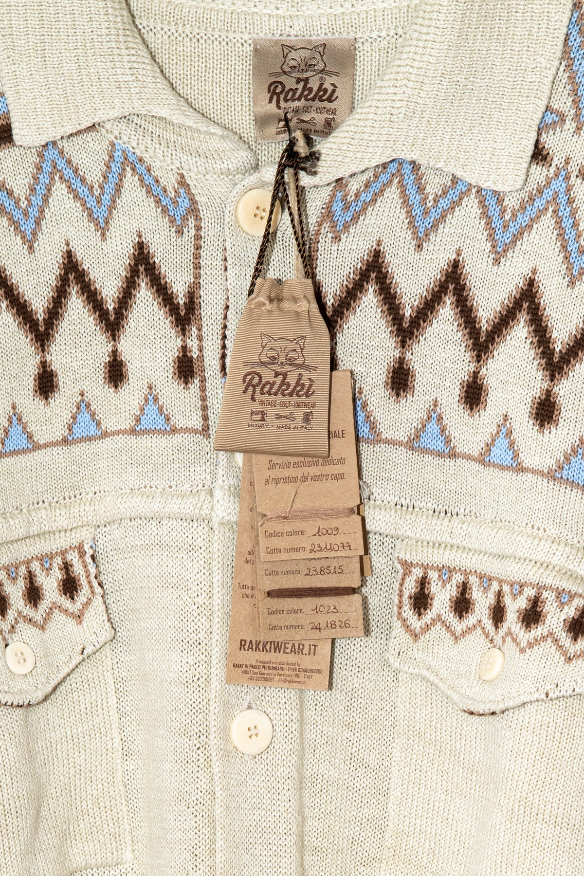 Rakki Strickjacke in Natur und Beige und Hellblau