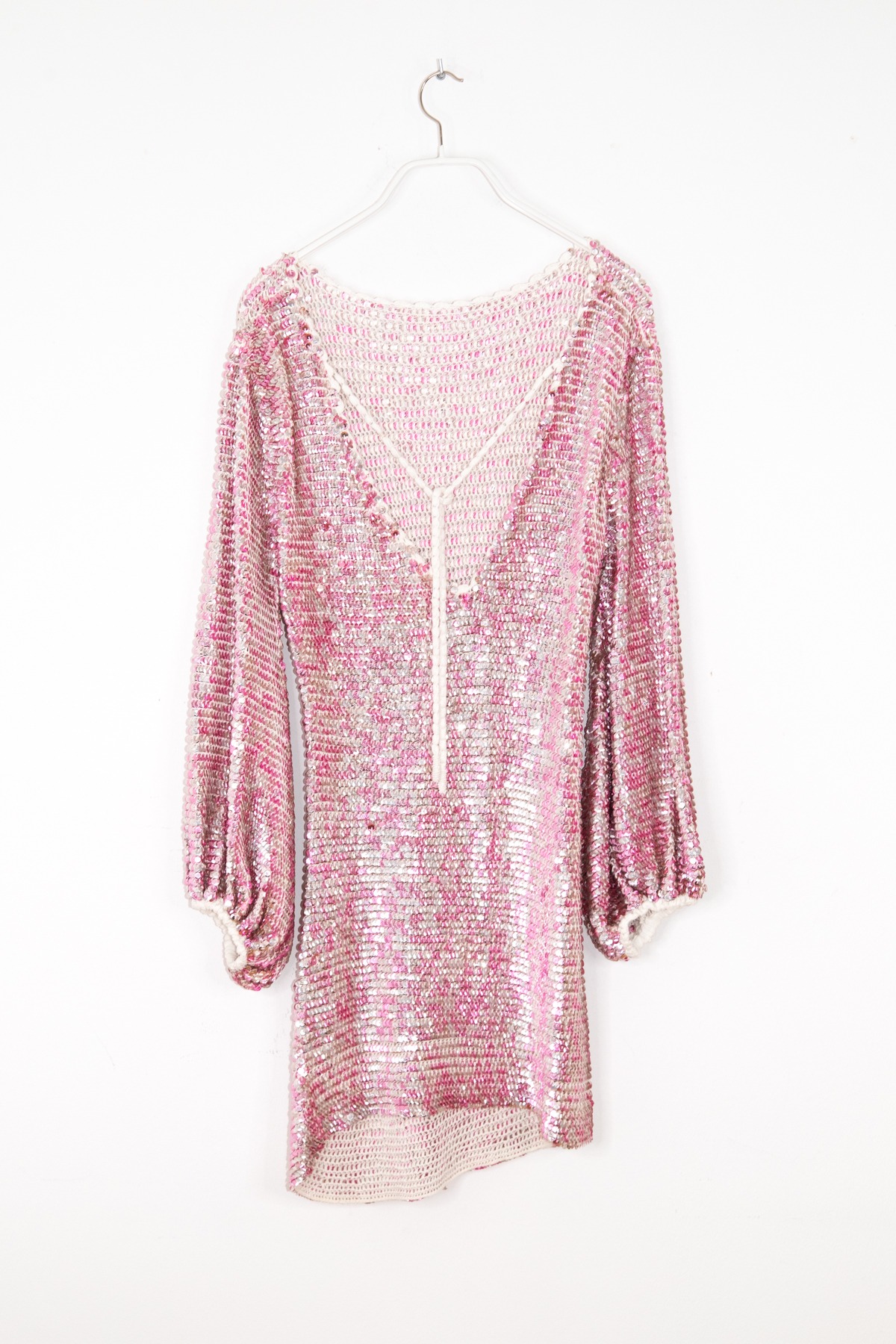 Retrofête Häkelkleid mit Pailletten in Rosa und Silber