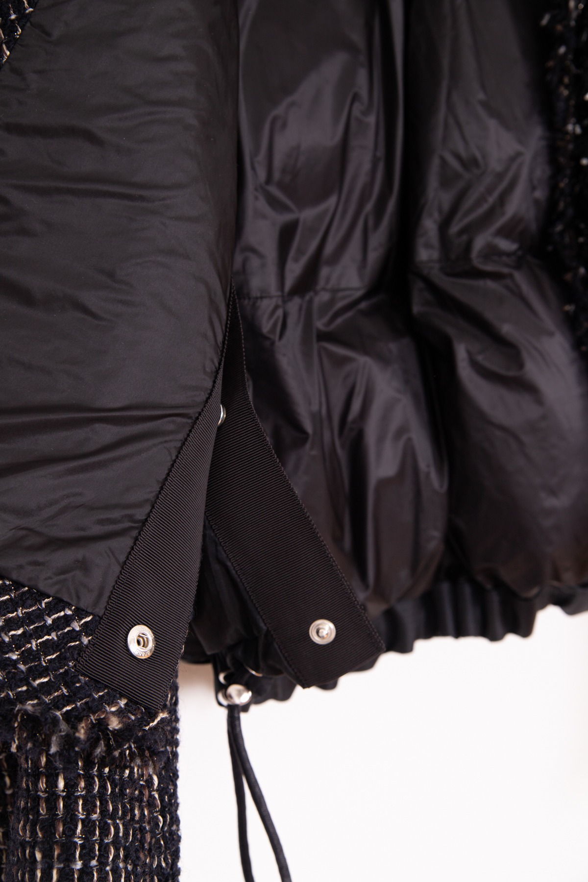 Sacai "Tweed Padded" Jacke in Schwarz und Ecru