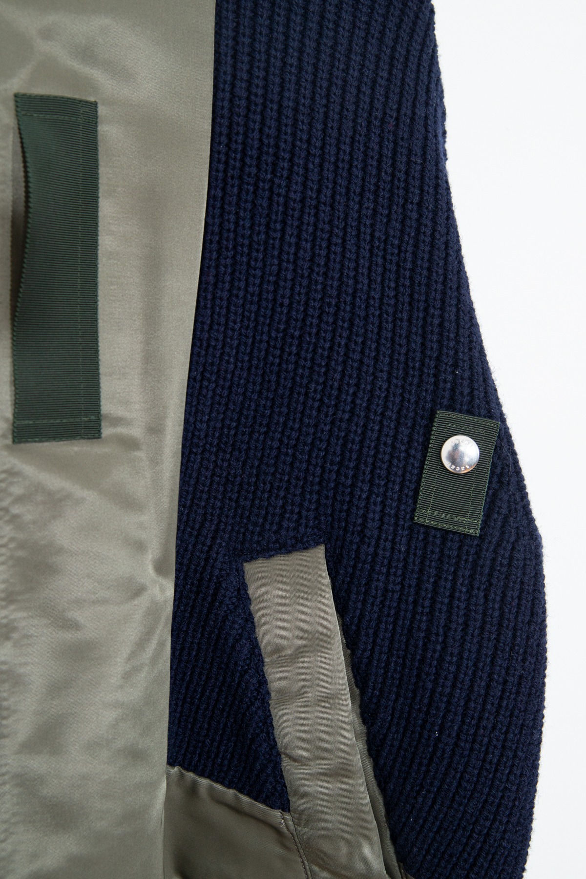 Sacai "Nylon Twill x Knit Blouson" Jacke in Dunkelblau und Oliv