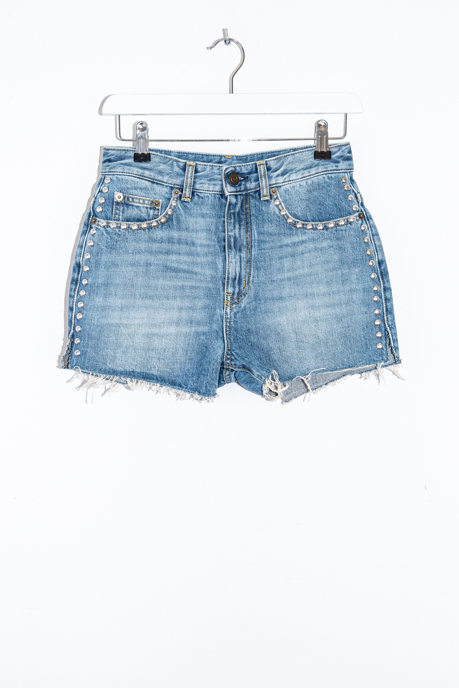 Saint Laurent Jeansshorts mit Nieten in Blau und Silber