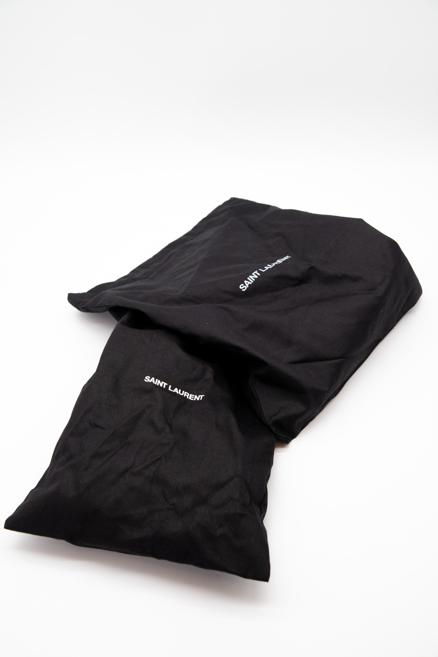 Saint Laurent Pumps in Lack-Optik in Schwarz