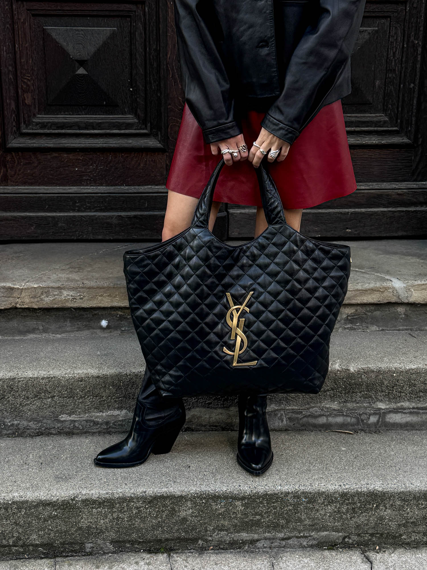 Saint Laurent "Icare" Shopper in Schwarz