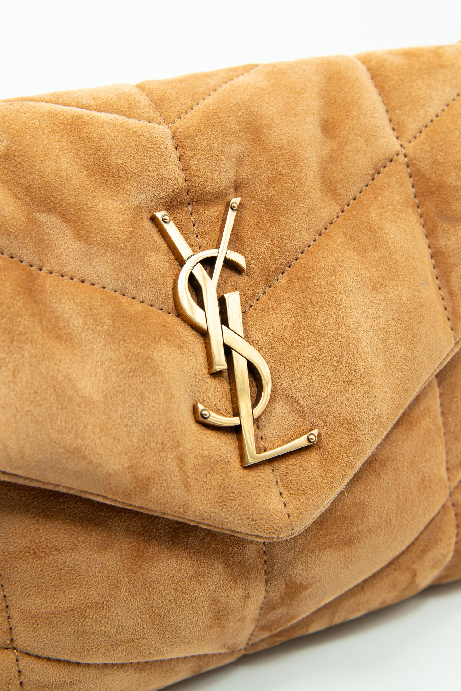 Saint Laurent "Loulou Small" Handtasche aus Velourleder in Cognac