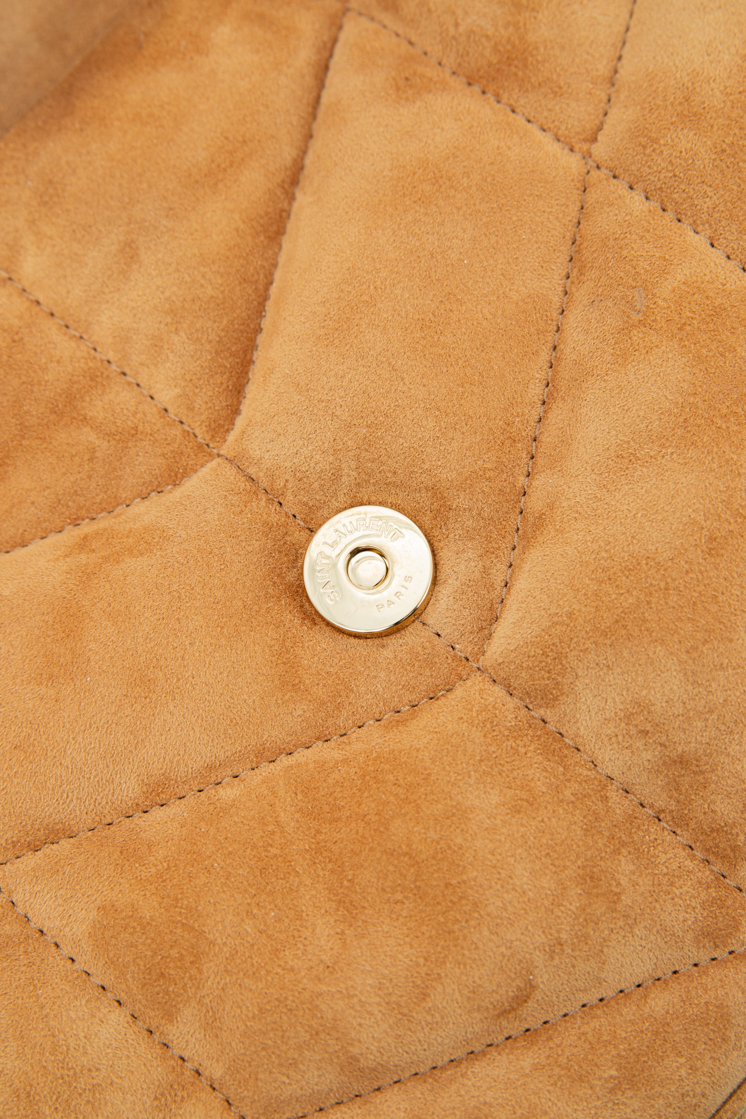 Saint Laurent "Loulou Small" Handtasche aus Velourleder in Cognac