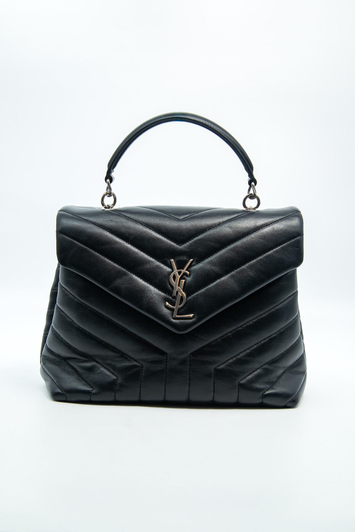 Saint Laurent "Lou Lou Top Handle" Handtasche in Schwarz und Silber