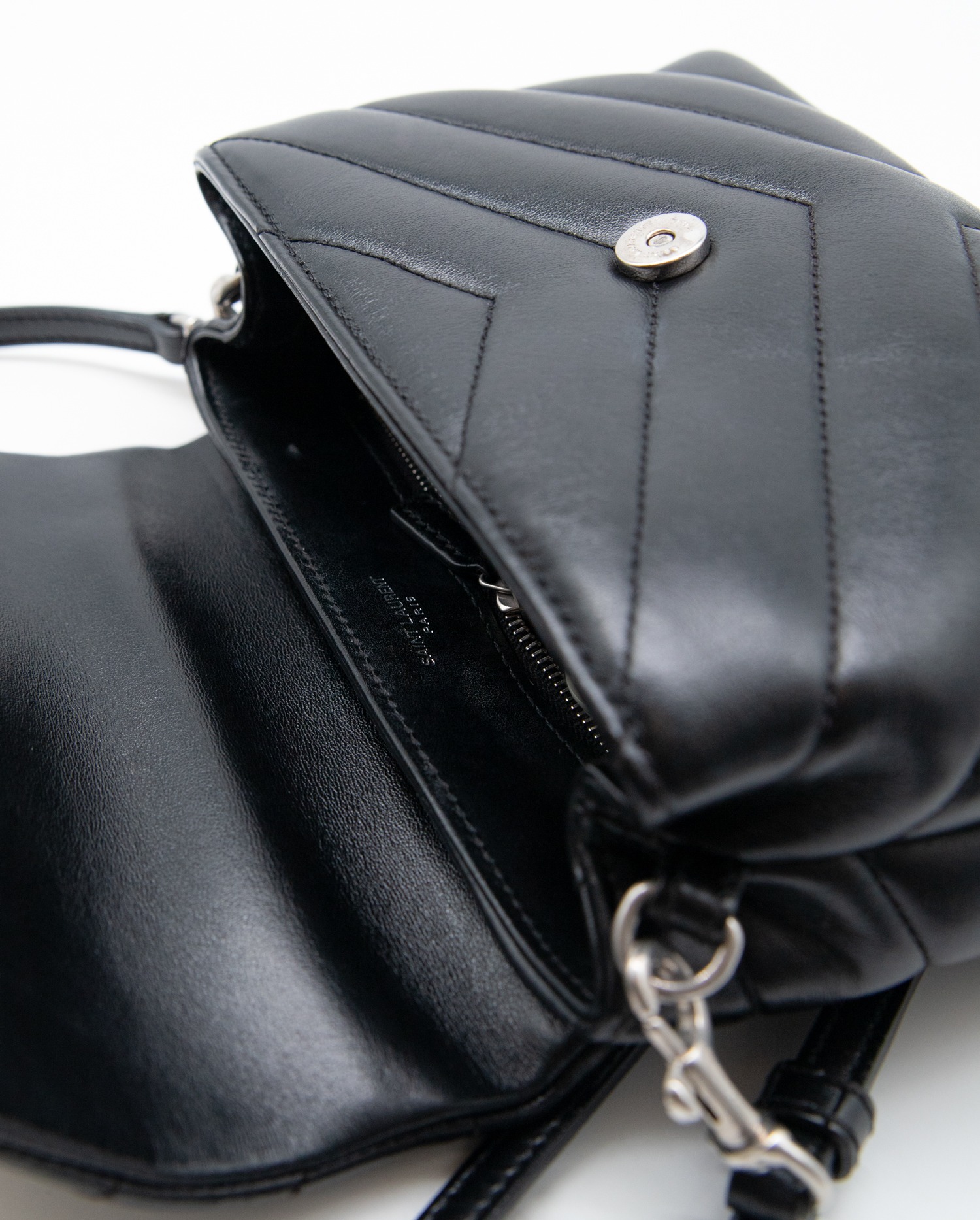 Saint Laurent "Loulou Toy" Umhängetasche in Schwarz