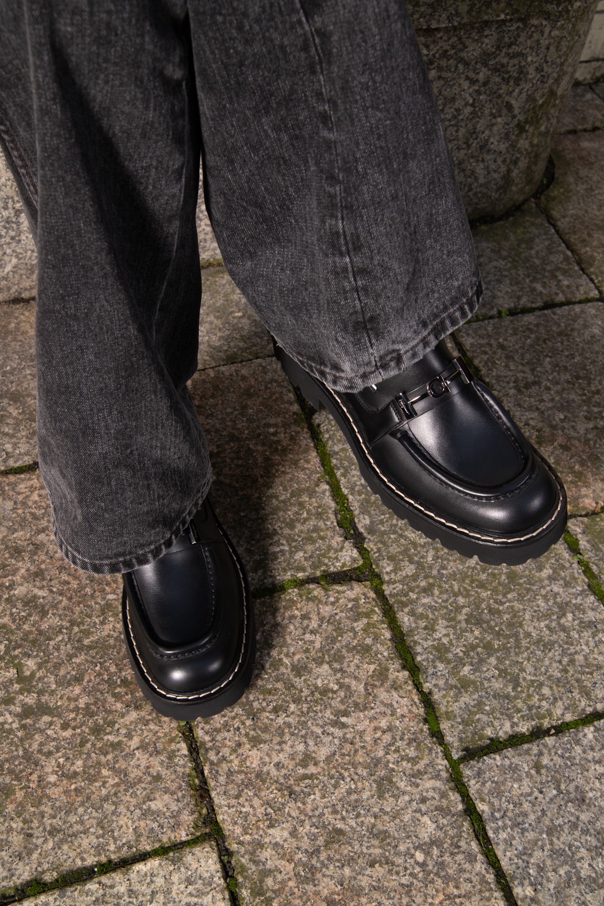 Salvatore Ferragamo "Ignazio" Loafer in Schwarz und Silber