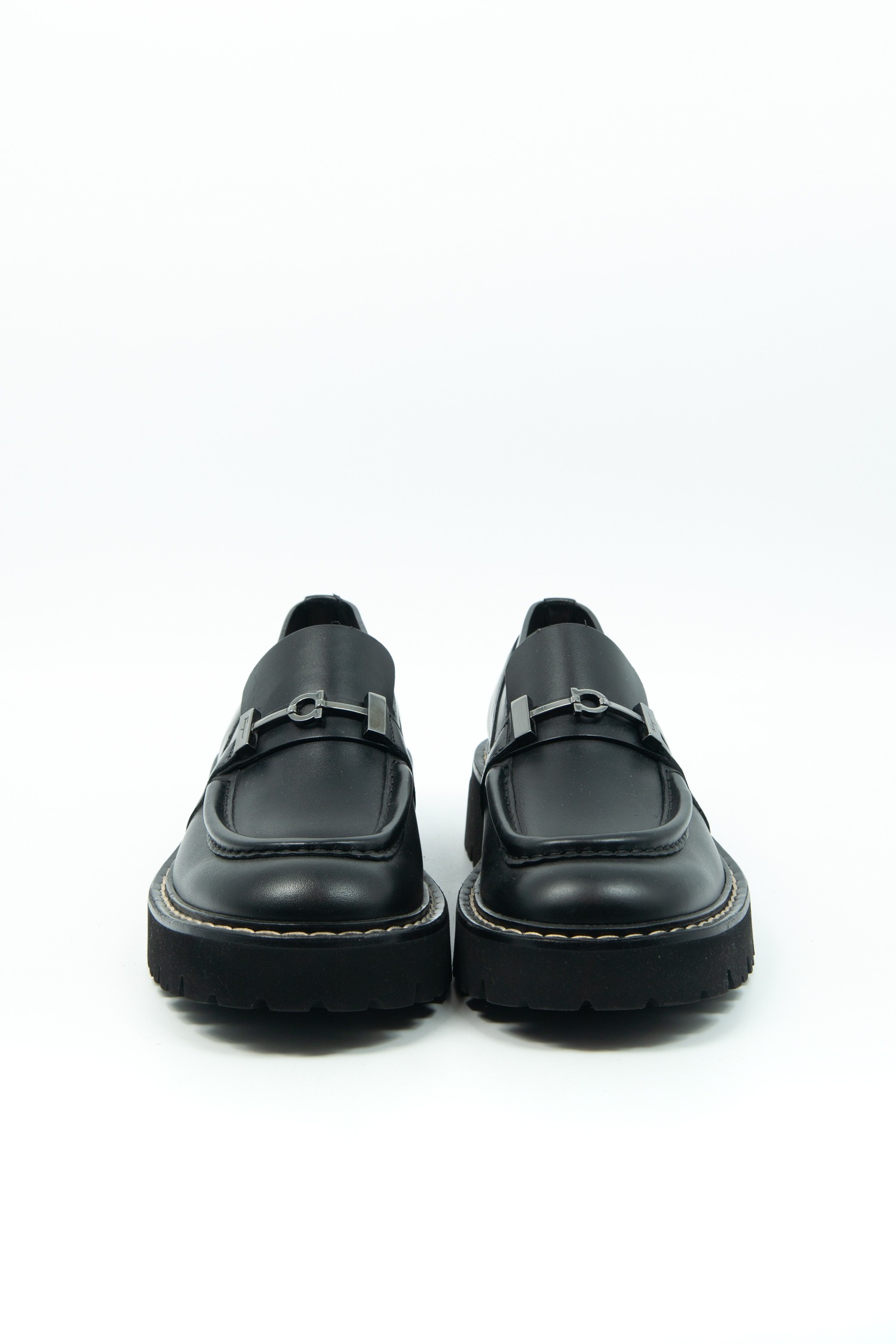 Salvatore Ferragamo "Ignazio" Loafer in Schwarz und Silber