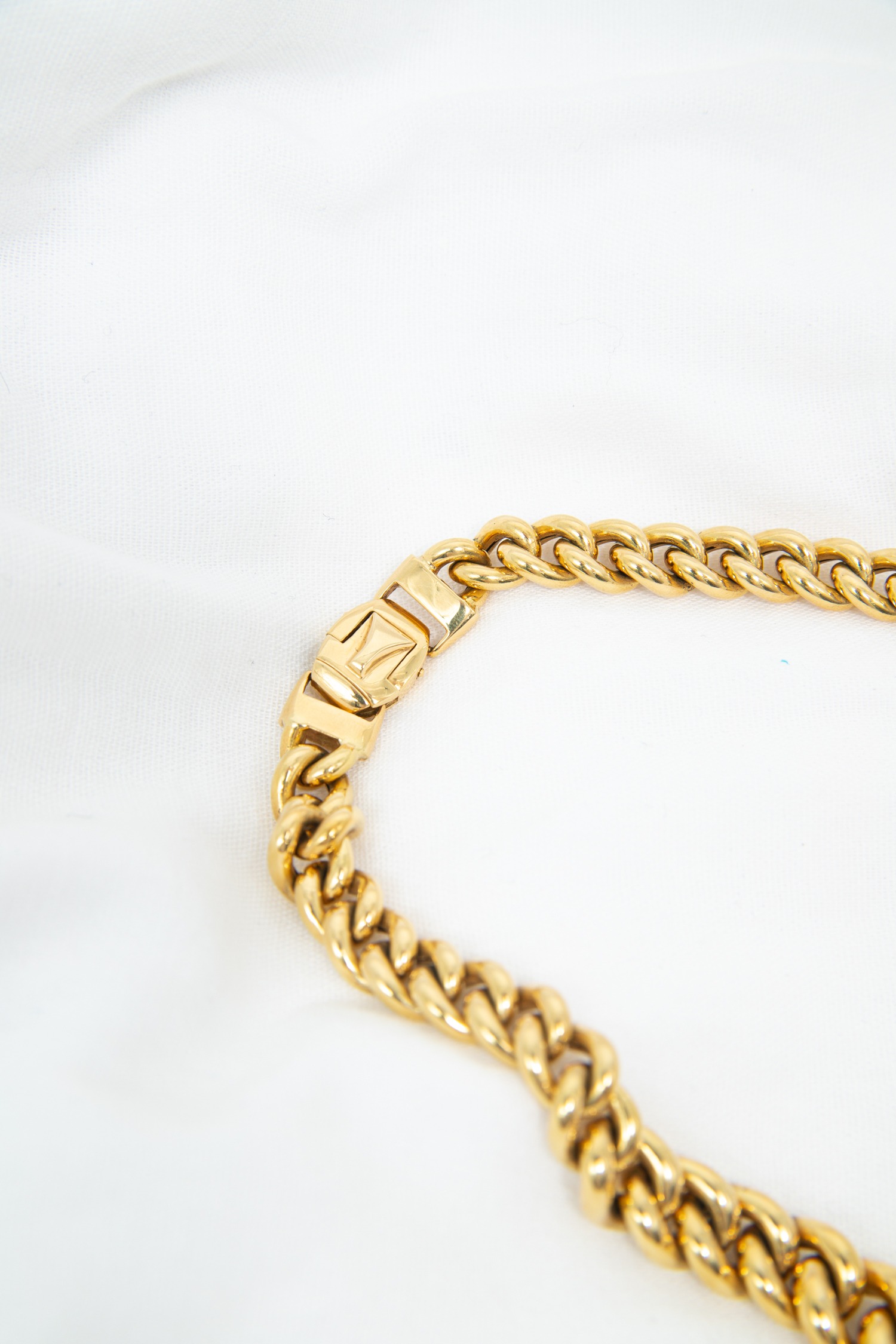 Halskette im Panzerketten-Stil in Gold