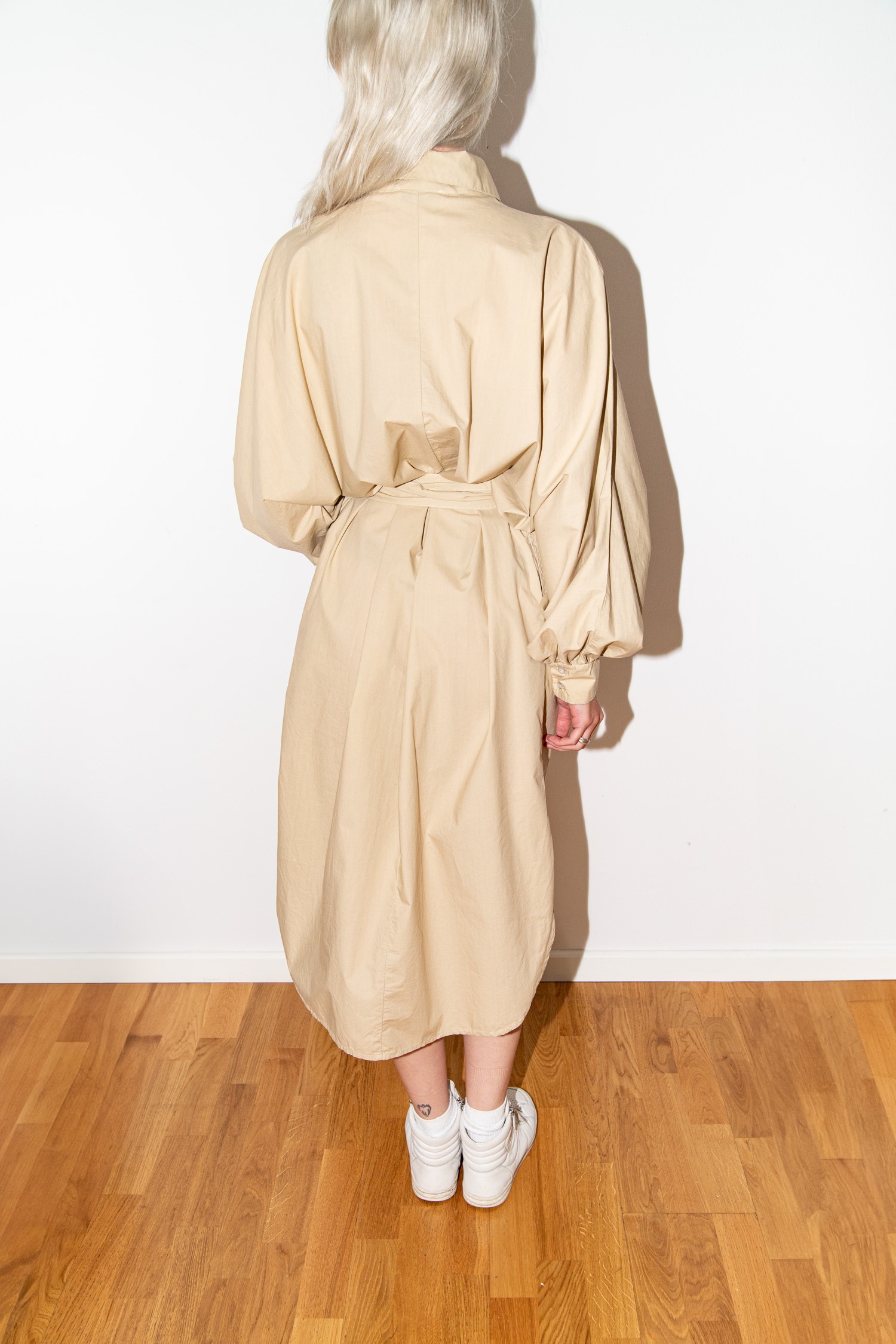 SoSUE "Antonia" Hemdblusenkleid mit Gürtel in Beige