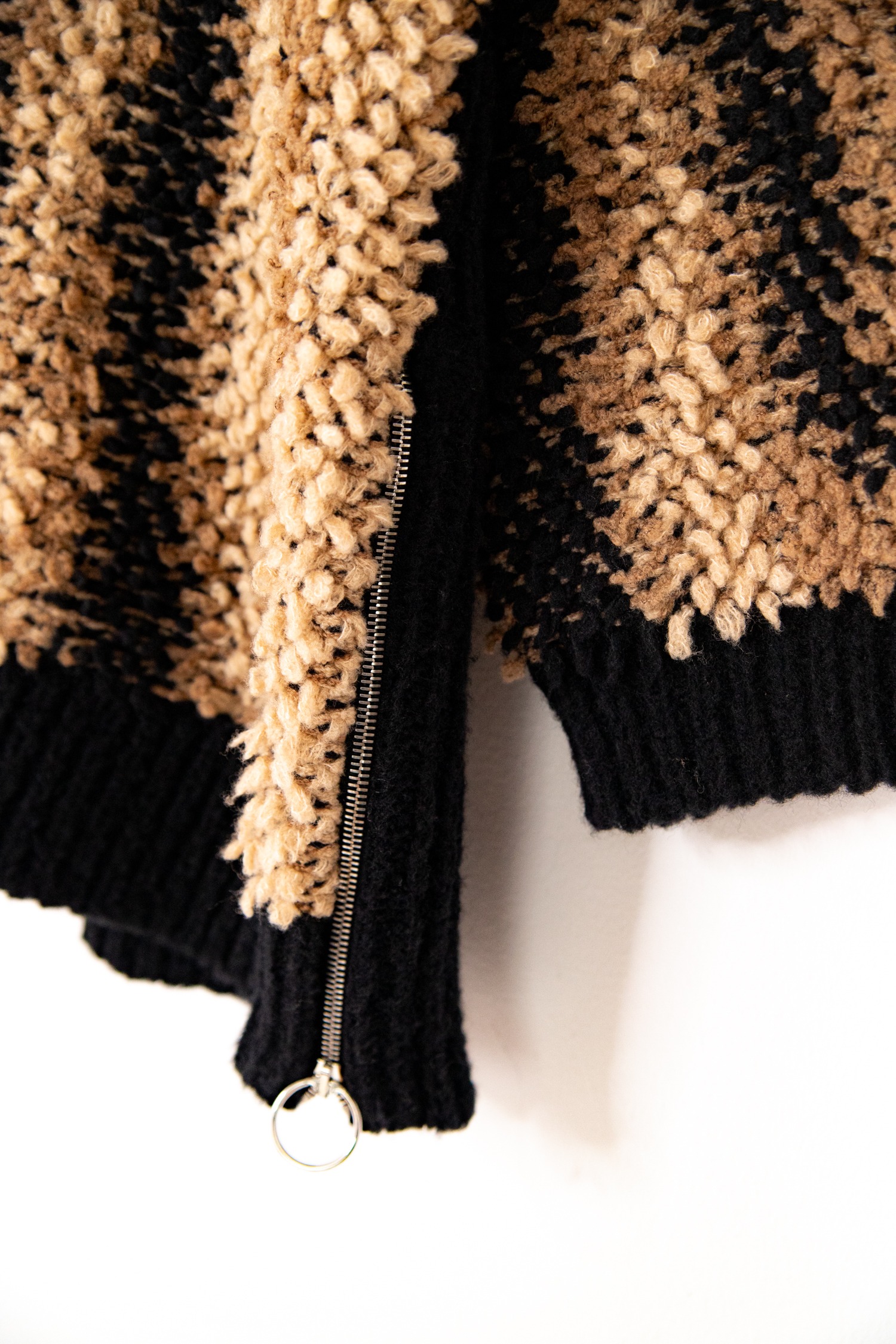 Stella McCartney Strickjacke mit Struktur in Schwarz und Hellbraun