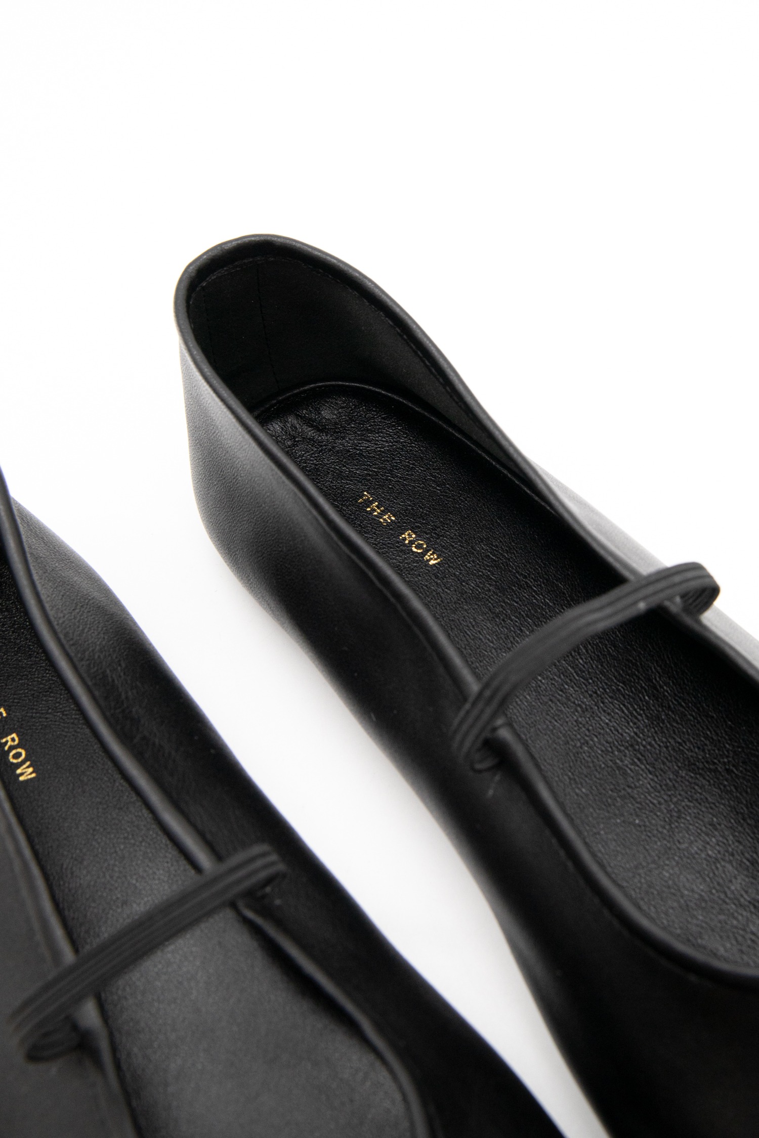 The Row Ballerinas in Schwarz