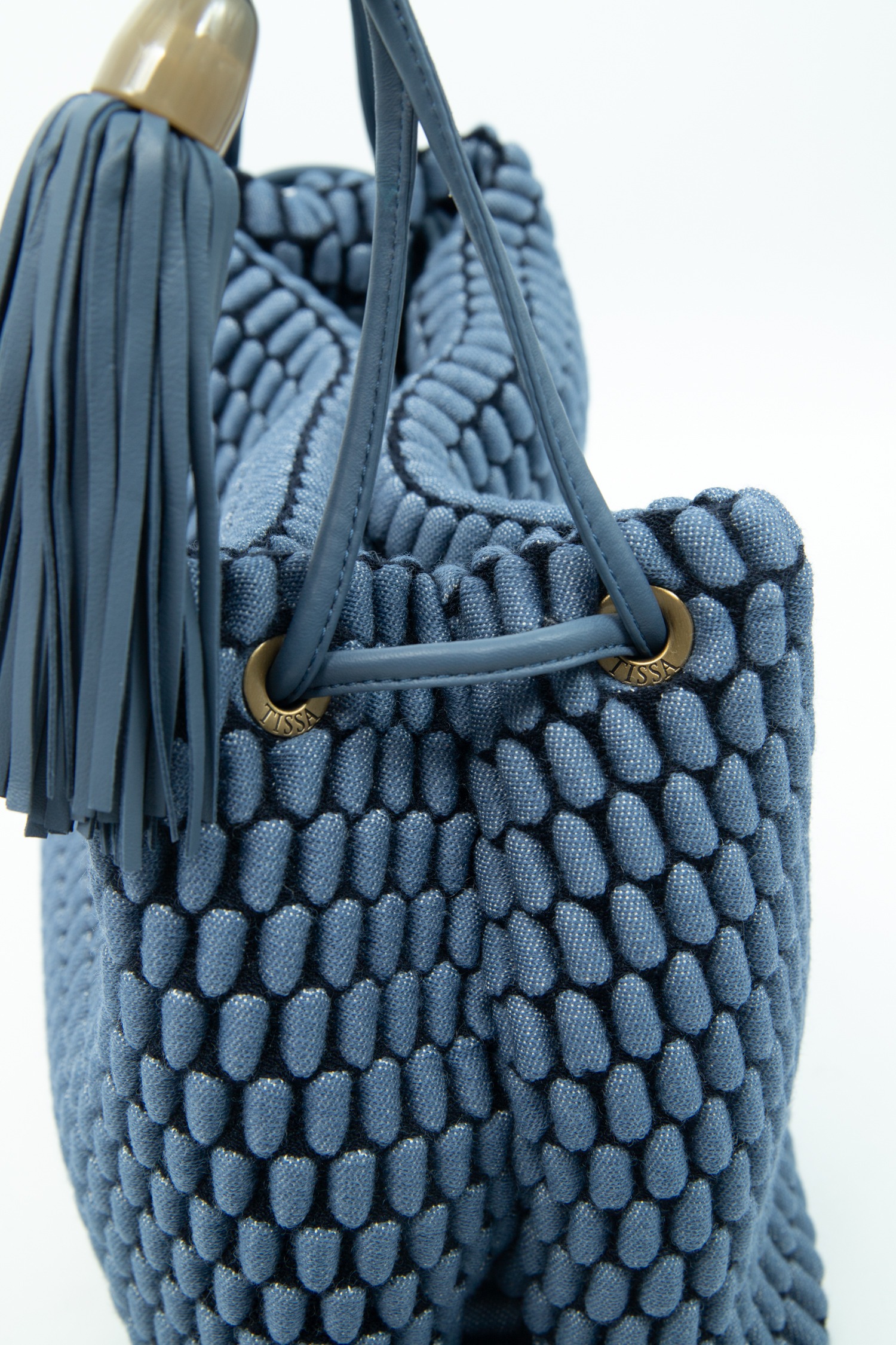Tissa Fontaneda "Tango" Handtasche mit Bubble-Struktur in Blau