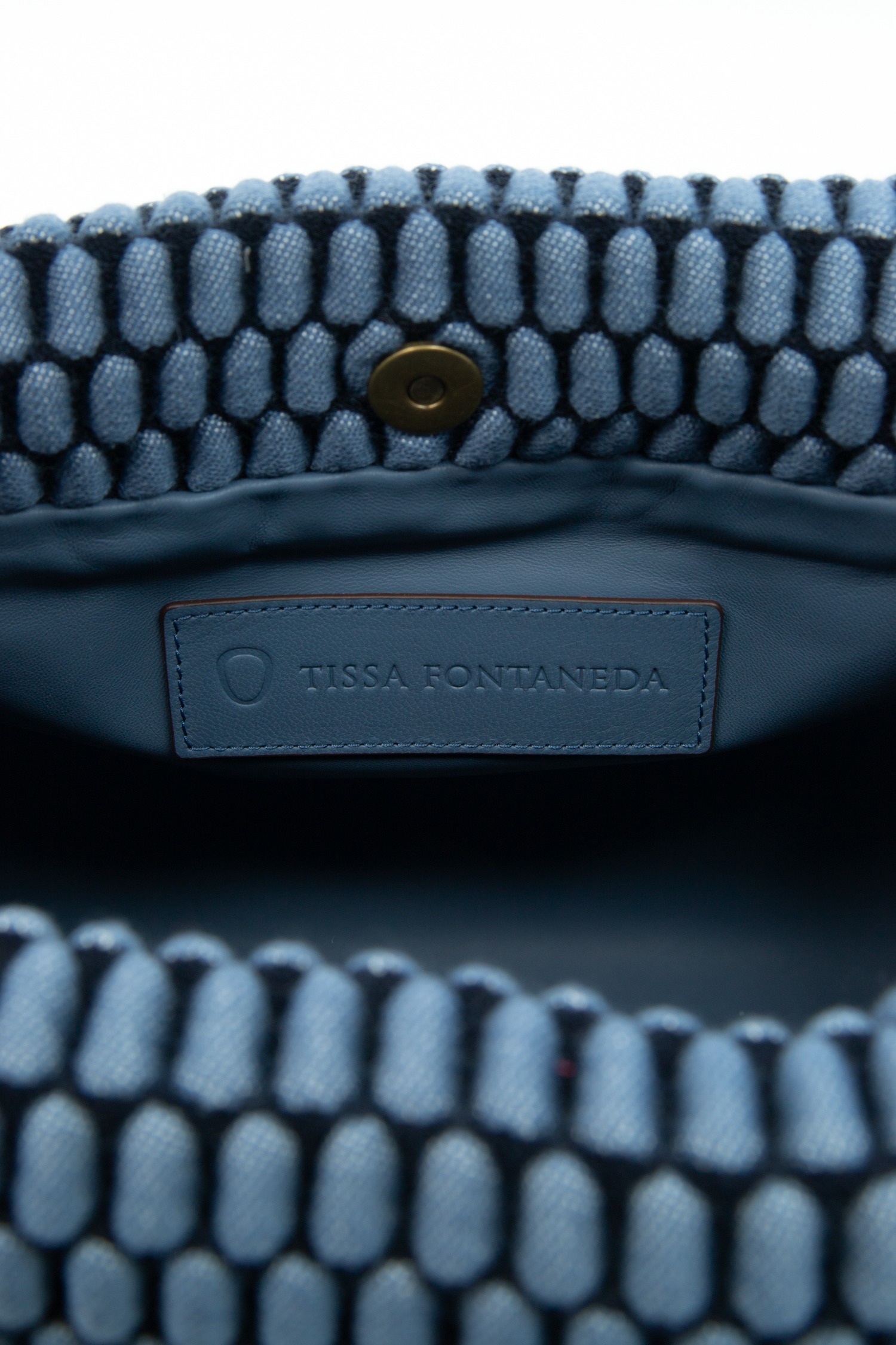 Tissa Fontaneda "Tango" Handtasche mit Bubble-Struktur in Blau