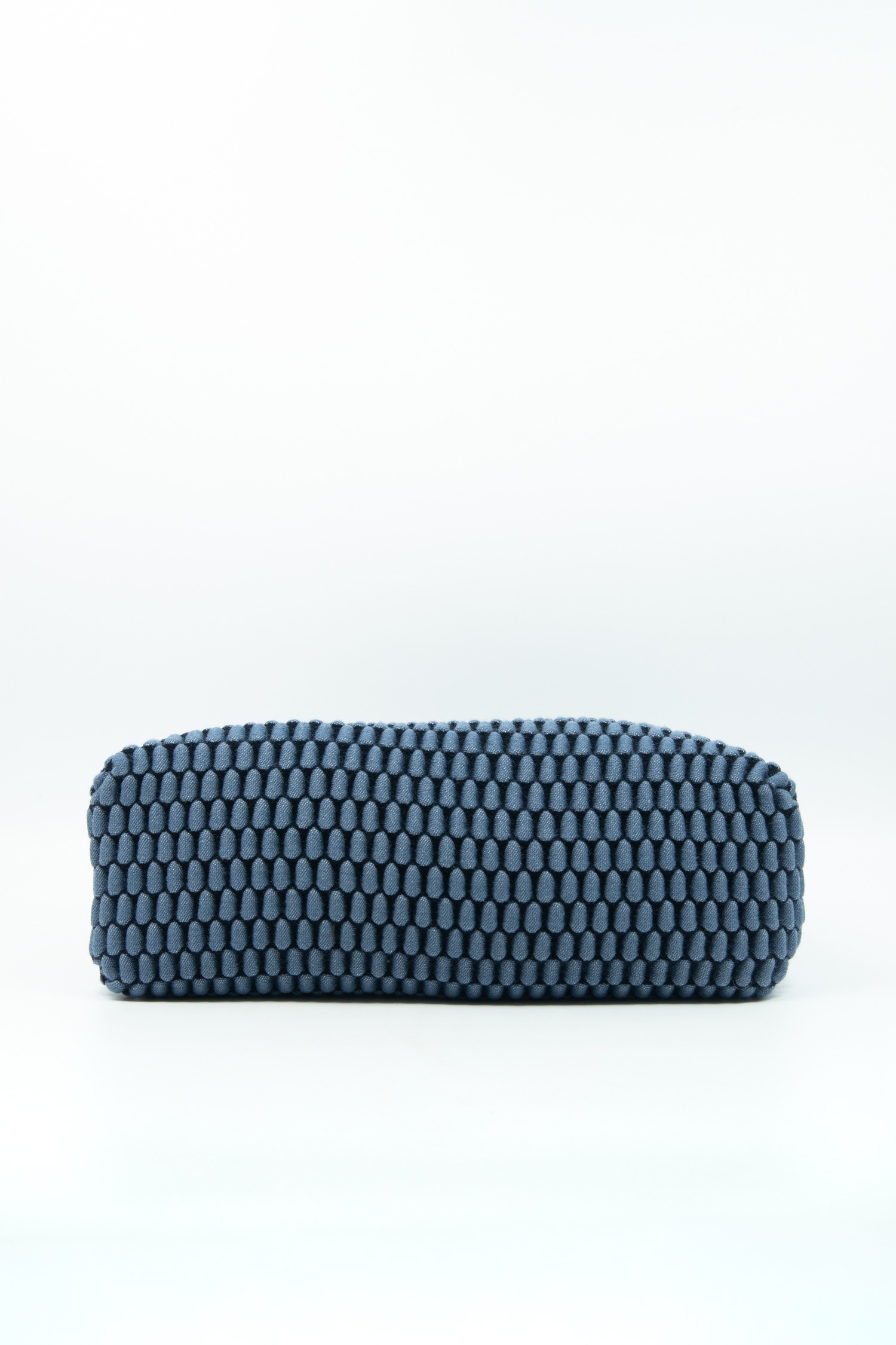 Tissa Fontaneda "Tango" Handtasche mit Bubble-Struktur in Blau