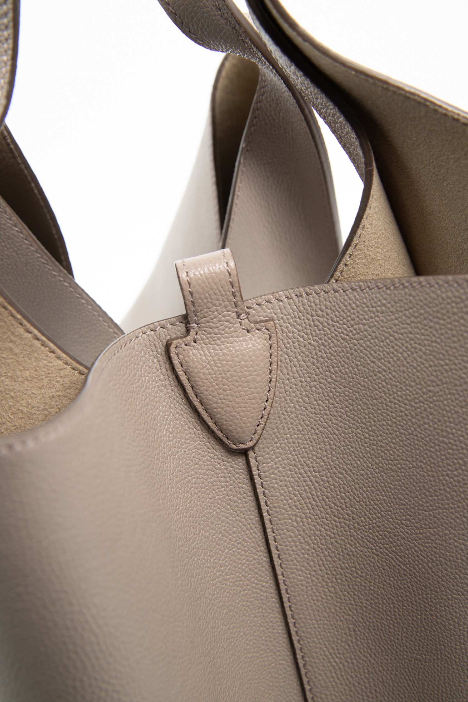 Tod's "T Timeless" Shopper aus Kalbsleder in Beige