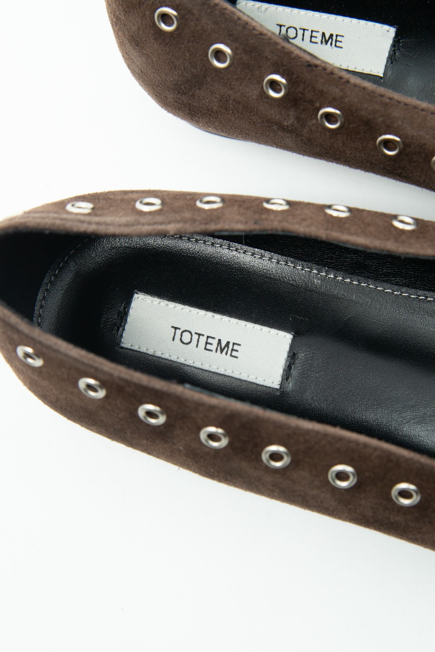 Toteme Schnürballerinas aus Velourleder in Dunkelbraun