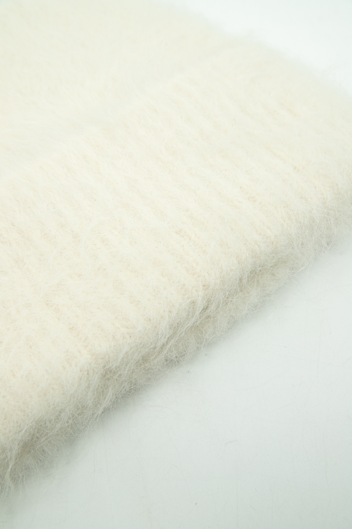 Toteme Strickmütze aus Alpaka-Gemisch in Ecru