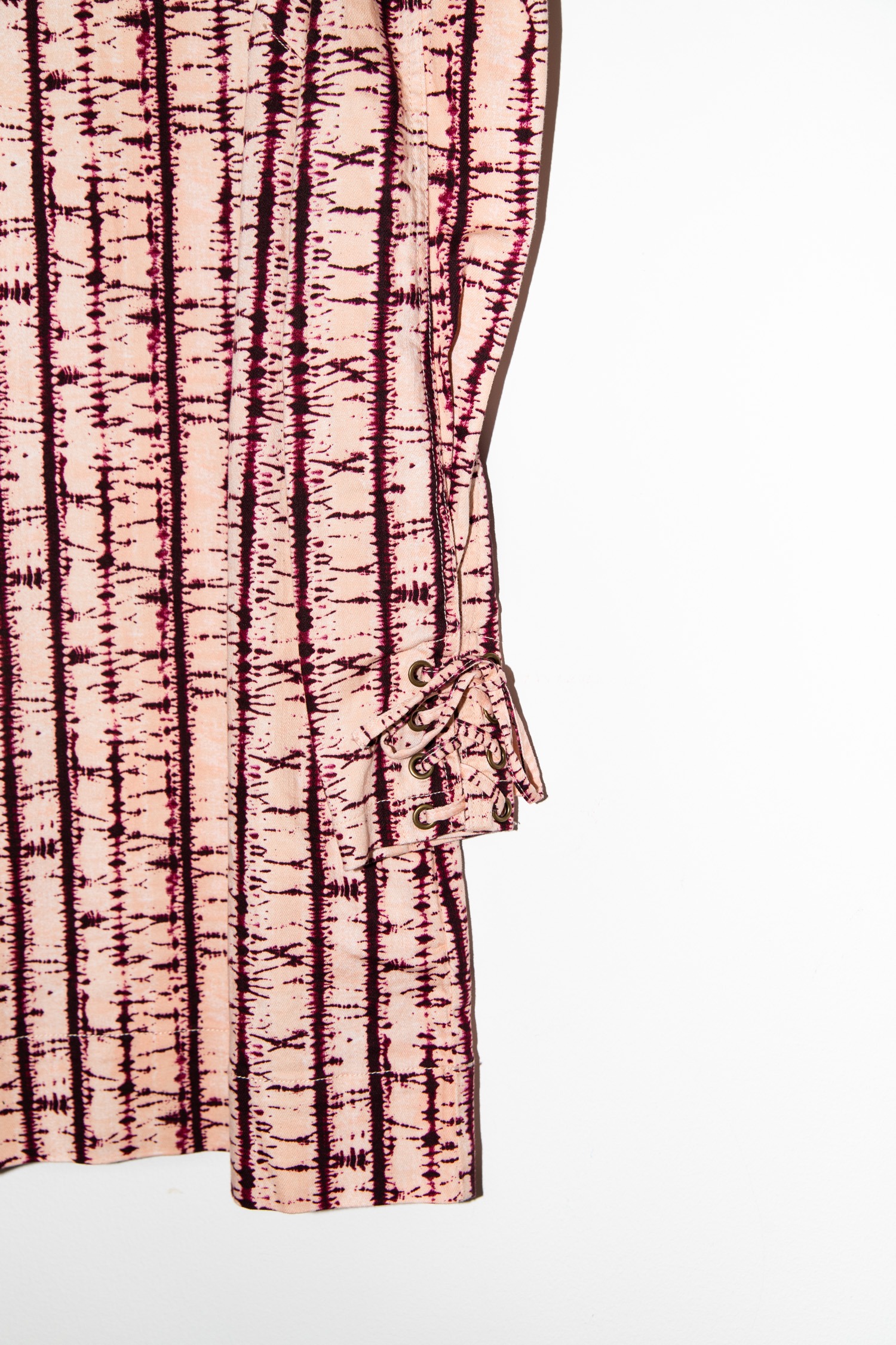 Ulla Johnson "Manon" Kleid mit Batikmuster in Lachsfarben