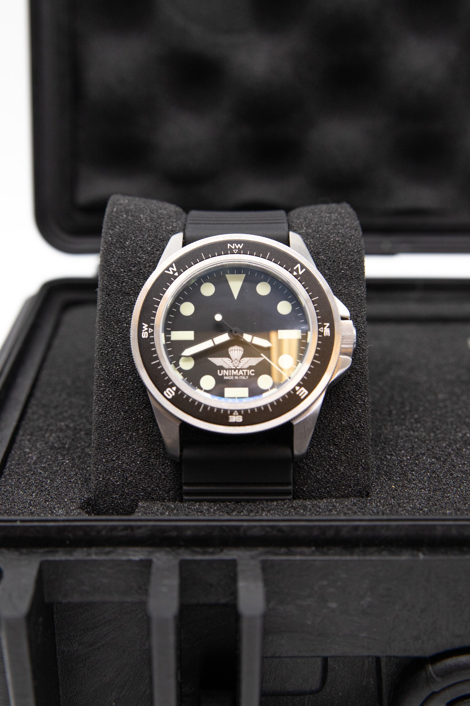 Unimatic x Esercito "U1-PA" Armbanduhr in Schwarz und Silber