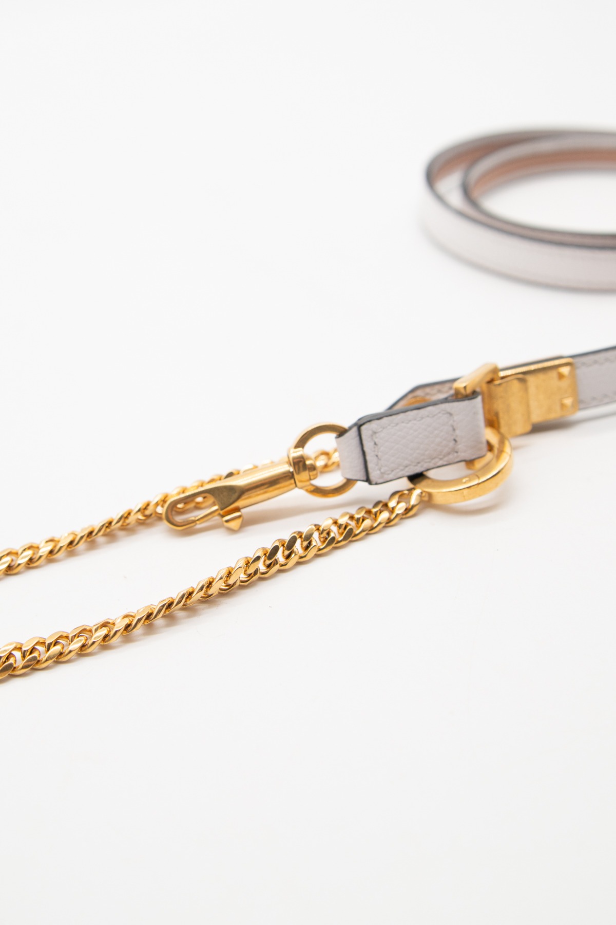 Valentino "VSLING" Mini Handtasche in Weiß und Gold