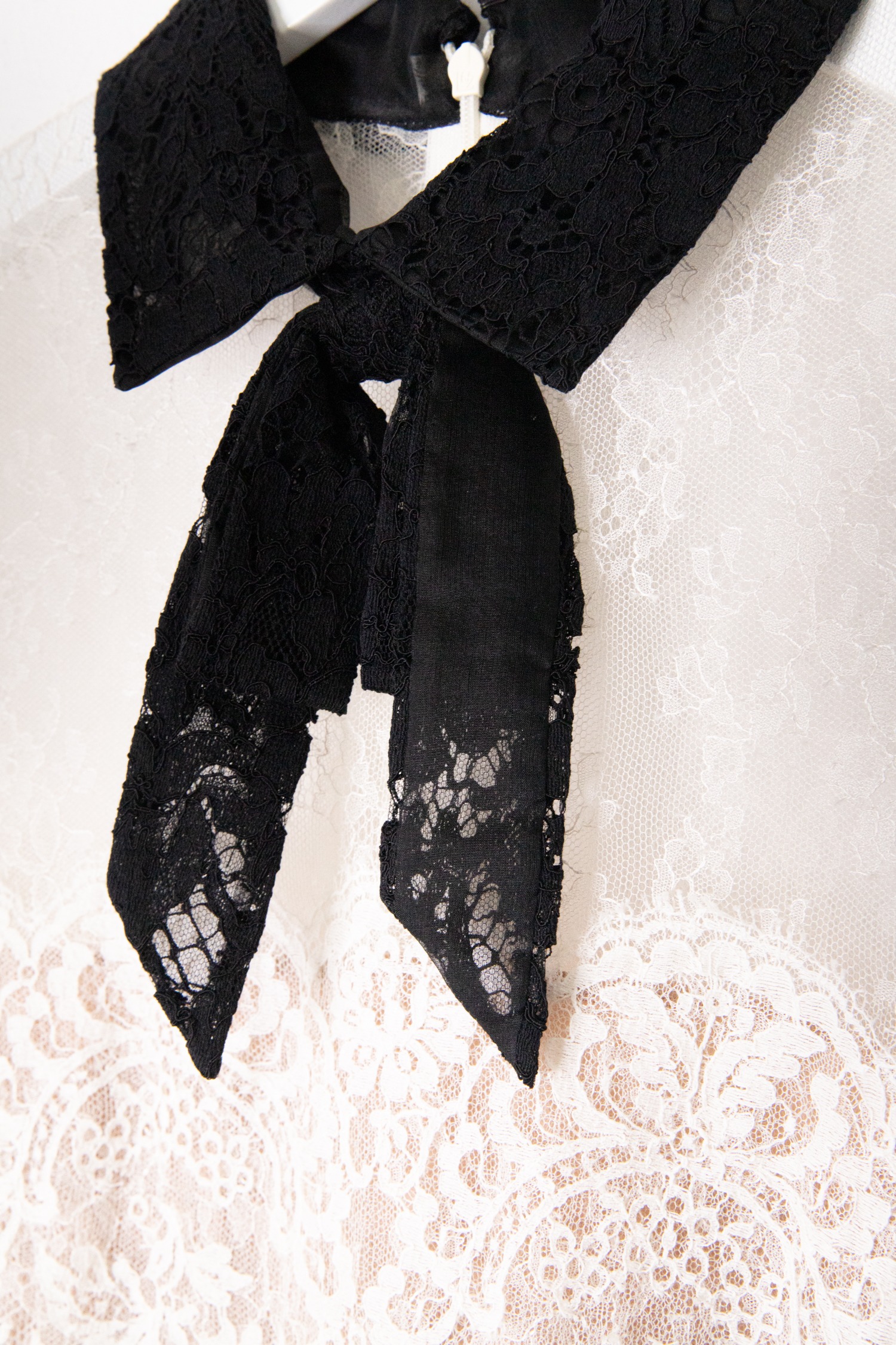 Valentino Minikleid mit Spitze in Weiß und Schwarz