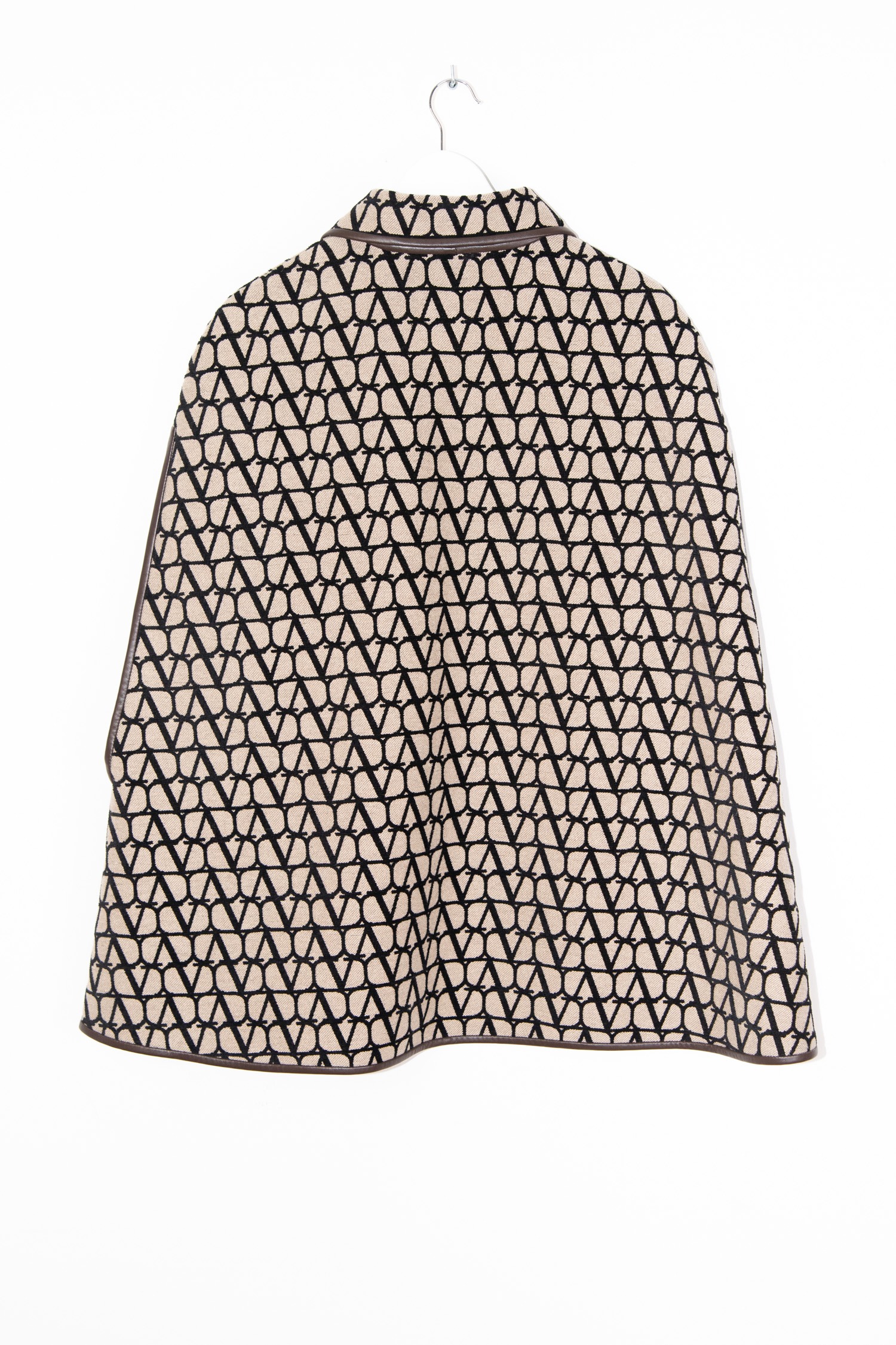 Valentino Monogramm Cape in Beige, Schwarz und Dunkelbraun