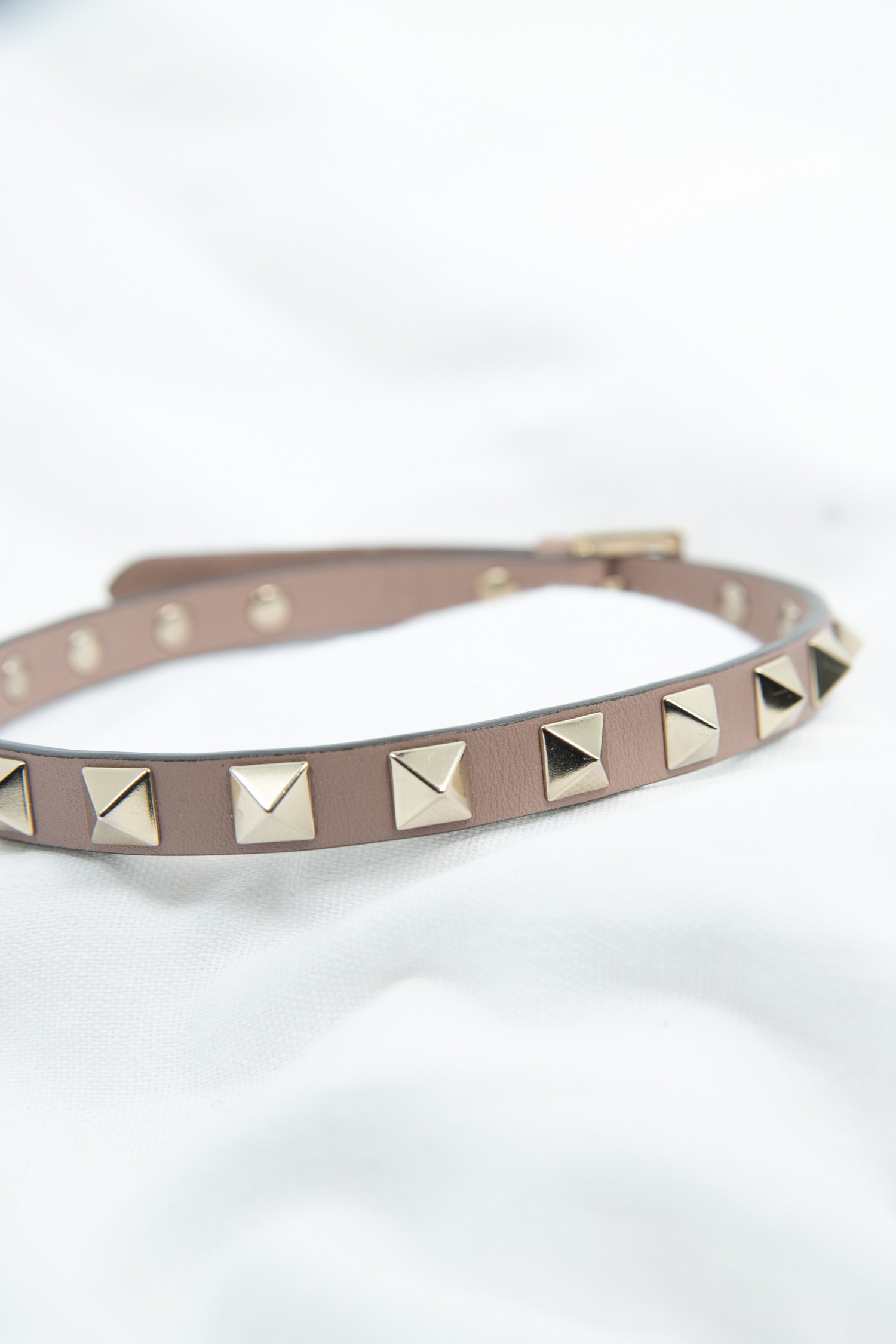 Valentino "Rockstud Double-Strap" Wickelarmband in Rosa und Gold