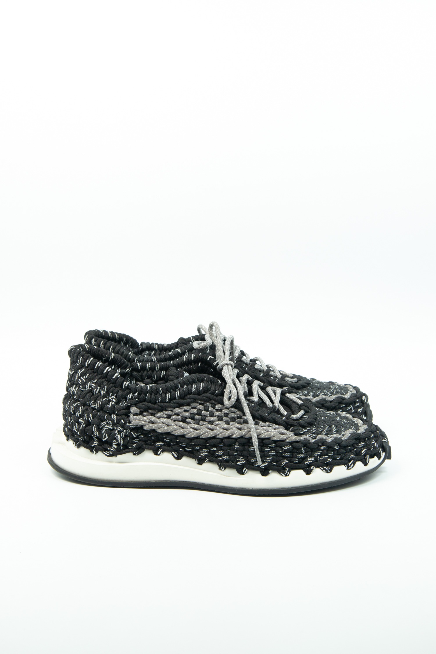Valentino "Outdoor Crochet" Sneaker in Schwarz und Grau