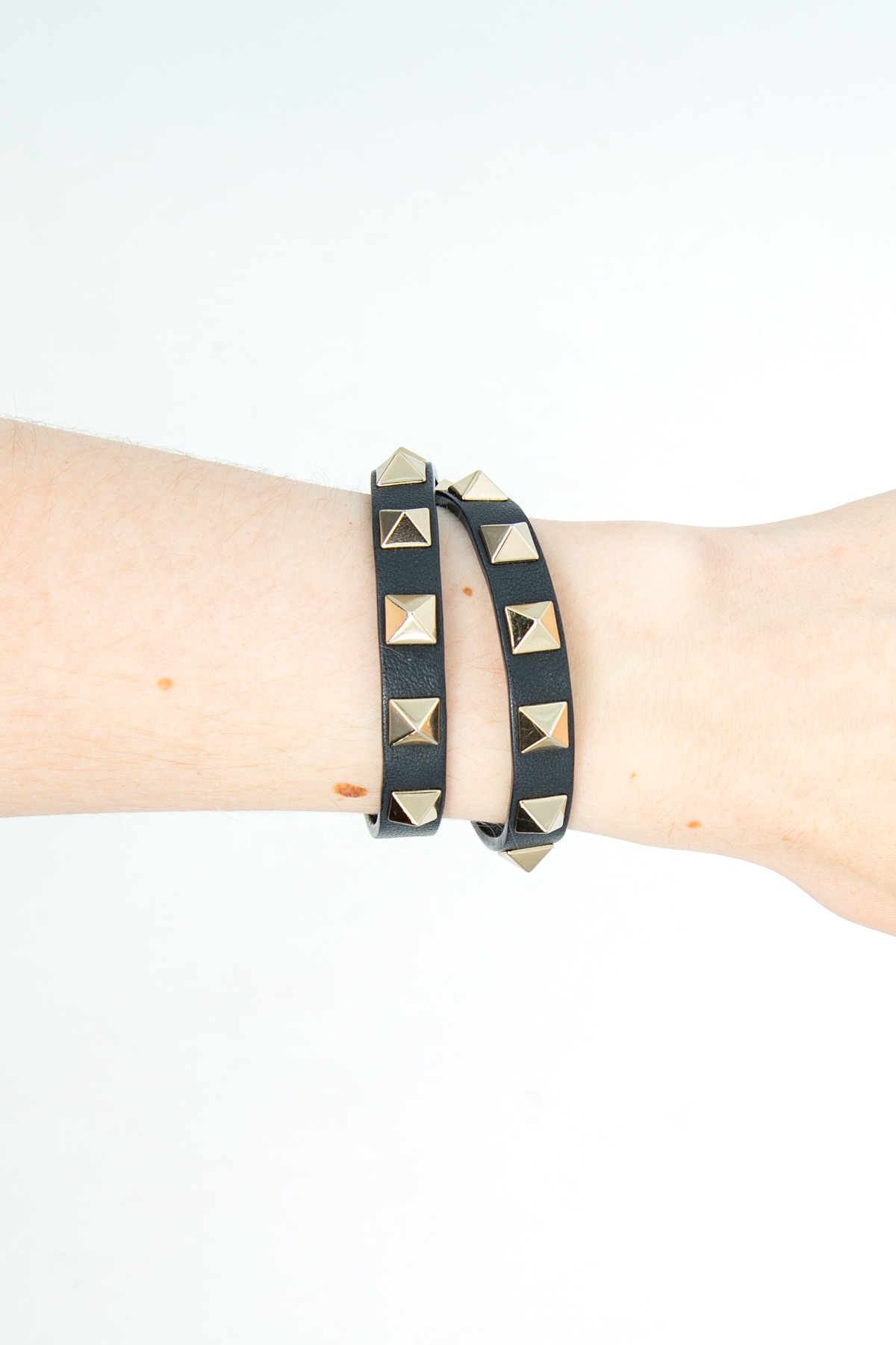 Valentino "Rockstud Double-Strap" Wickelarmband in Schwarz und Gold