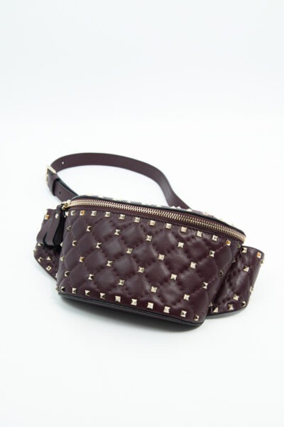 Valentino Garavani "Rockstud" Gürteltasche in Bordeaux