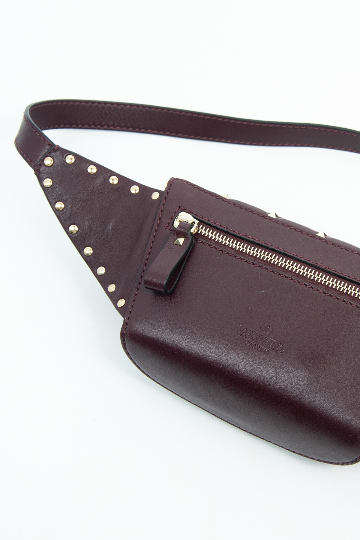Valentino Garavani "Rockstud" Gürteltasche in Bordeaux