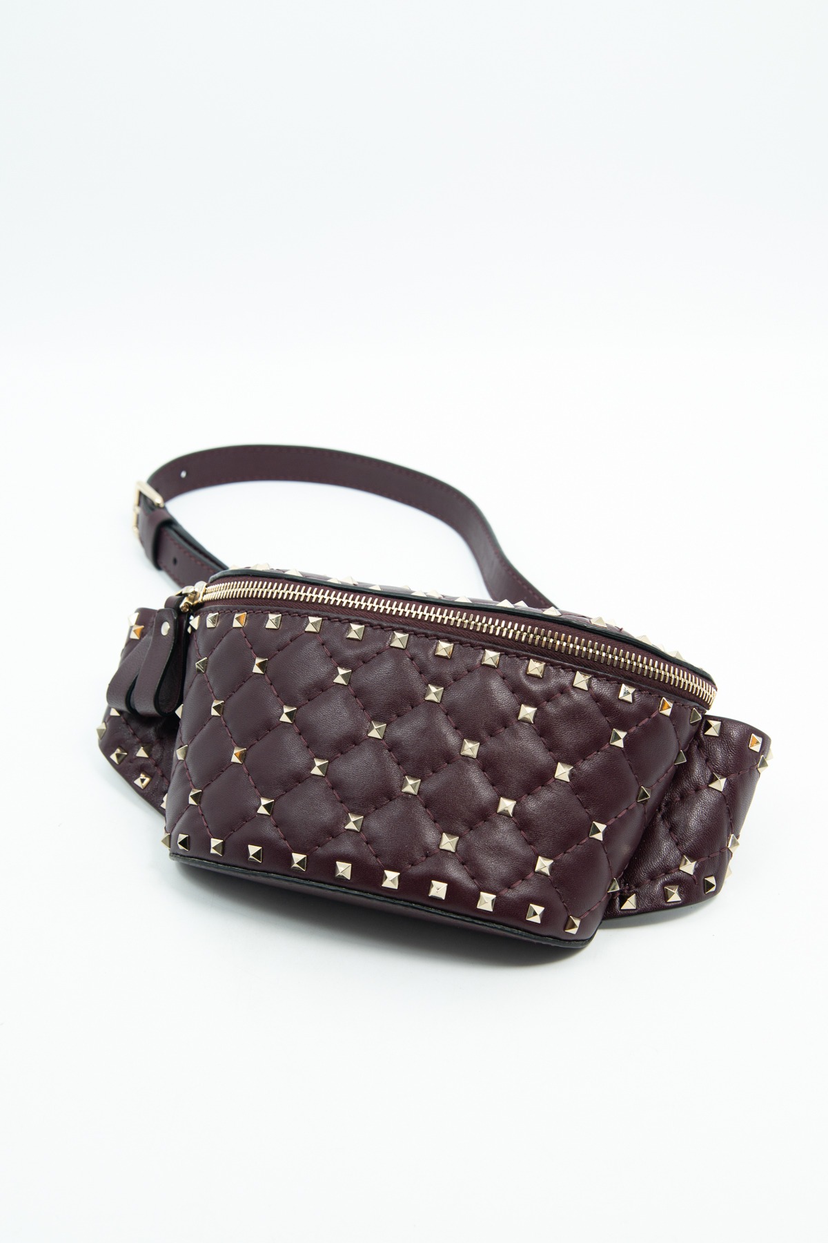 Valentino Garavani "Rockstud" Gürteltasche in Bordeaux