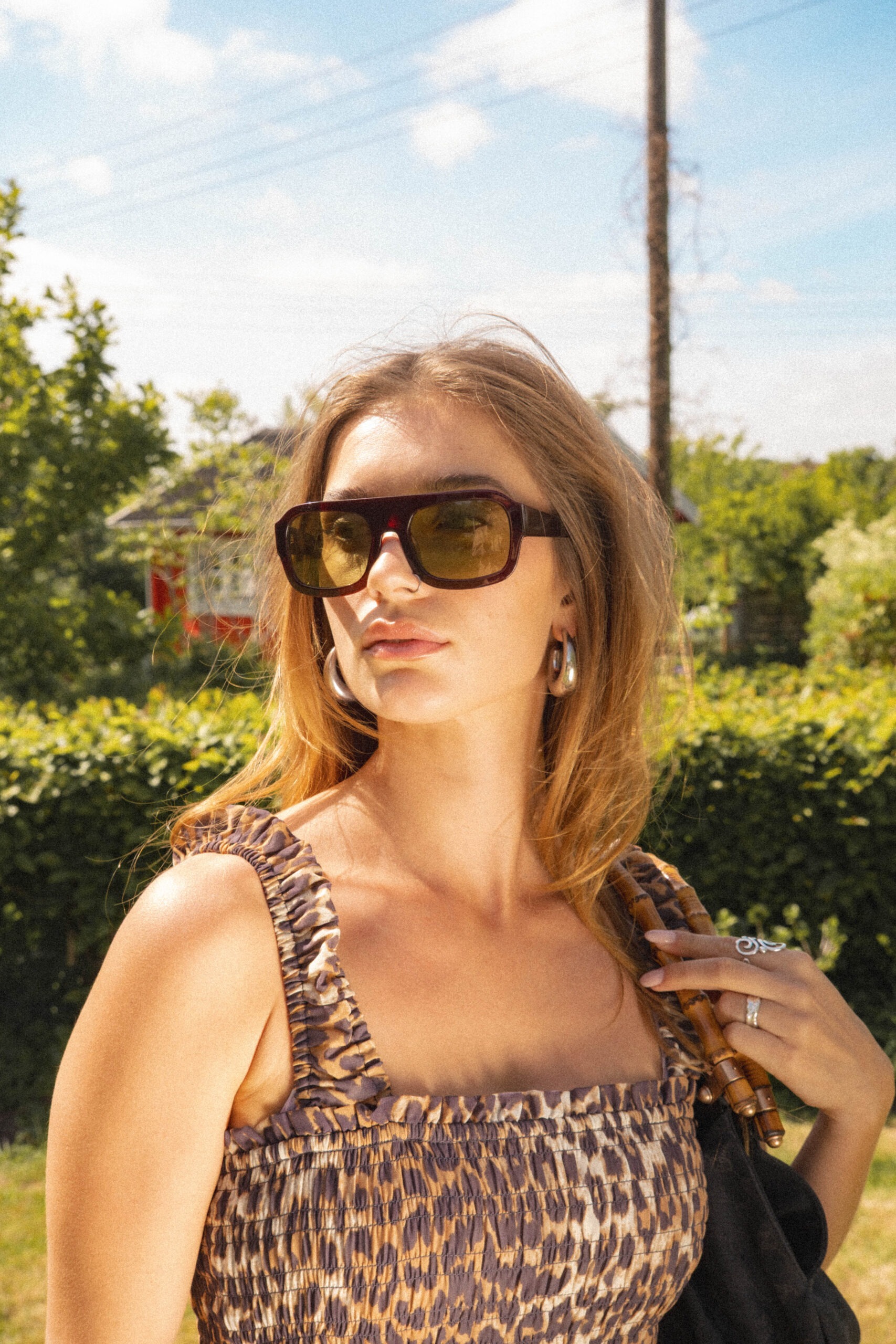 Veha "Kaia" Sonnenbrille in dunklem Bordeaux
