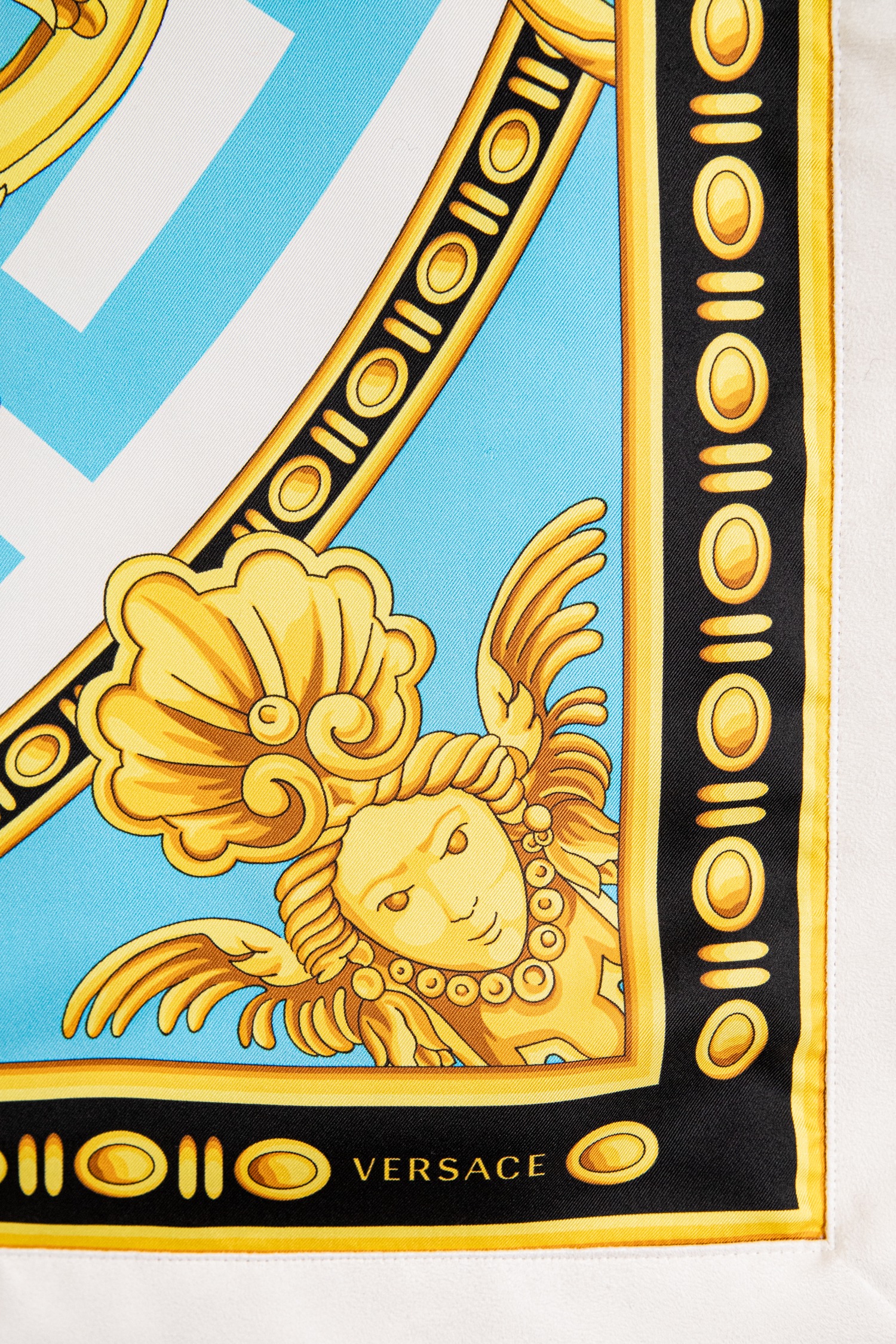 Versace "Barocco" Decke in in Cremeweiß und Gold