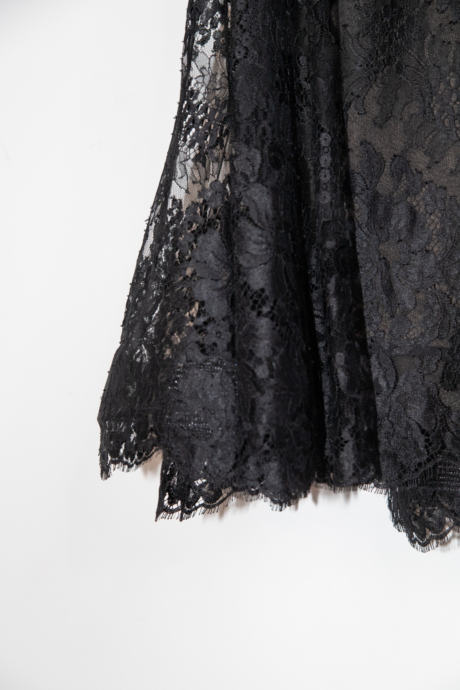 Chanel Spitzenkleid mit Schleife in Schwarz