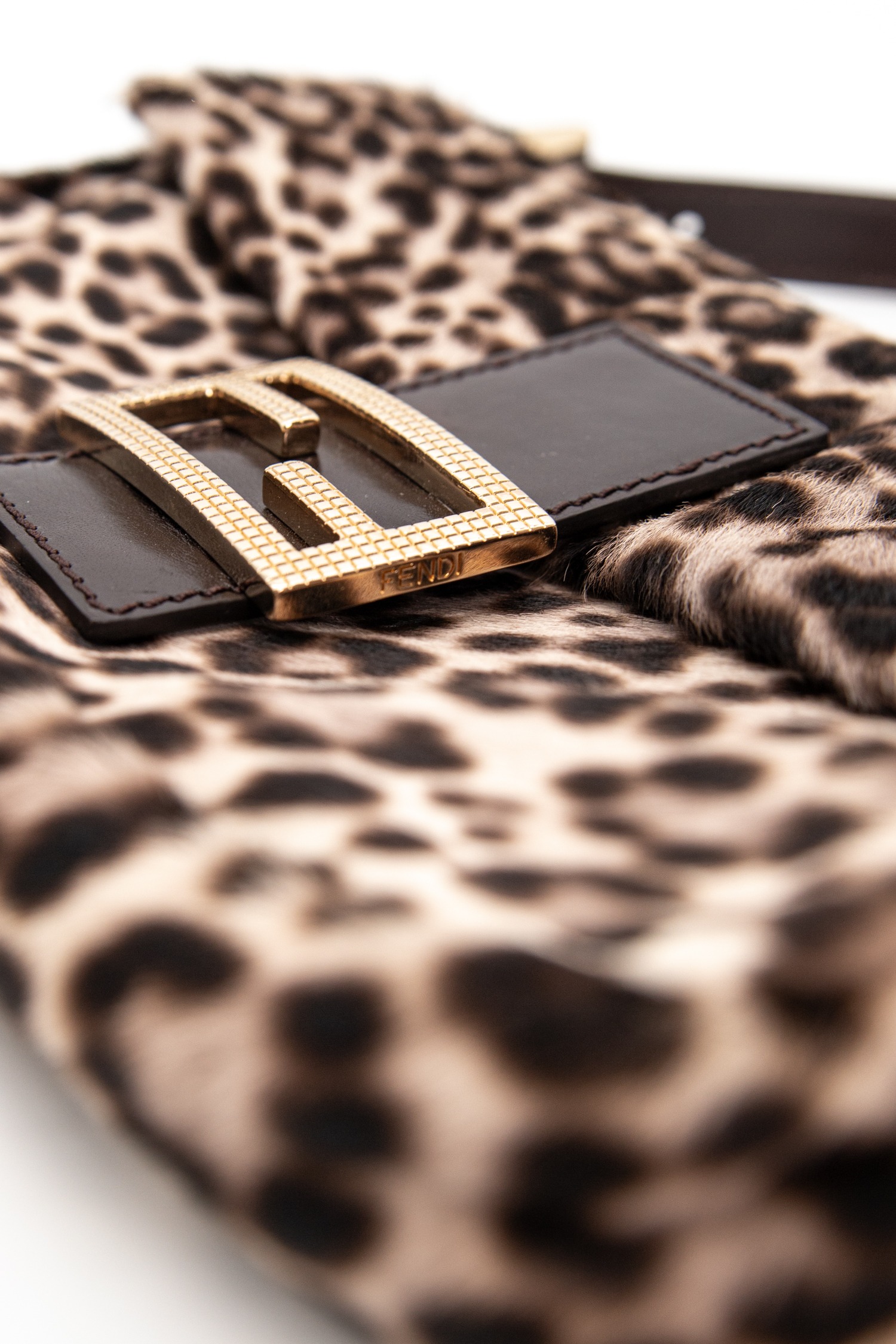 Fendi Baguette Vintage Handtasche mit Leomuster in Braun und Gold