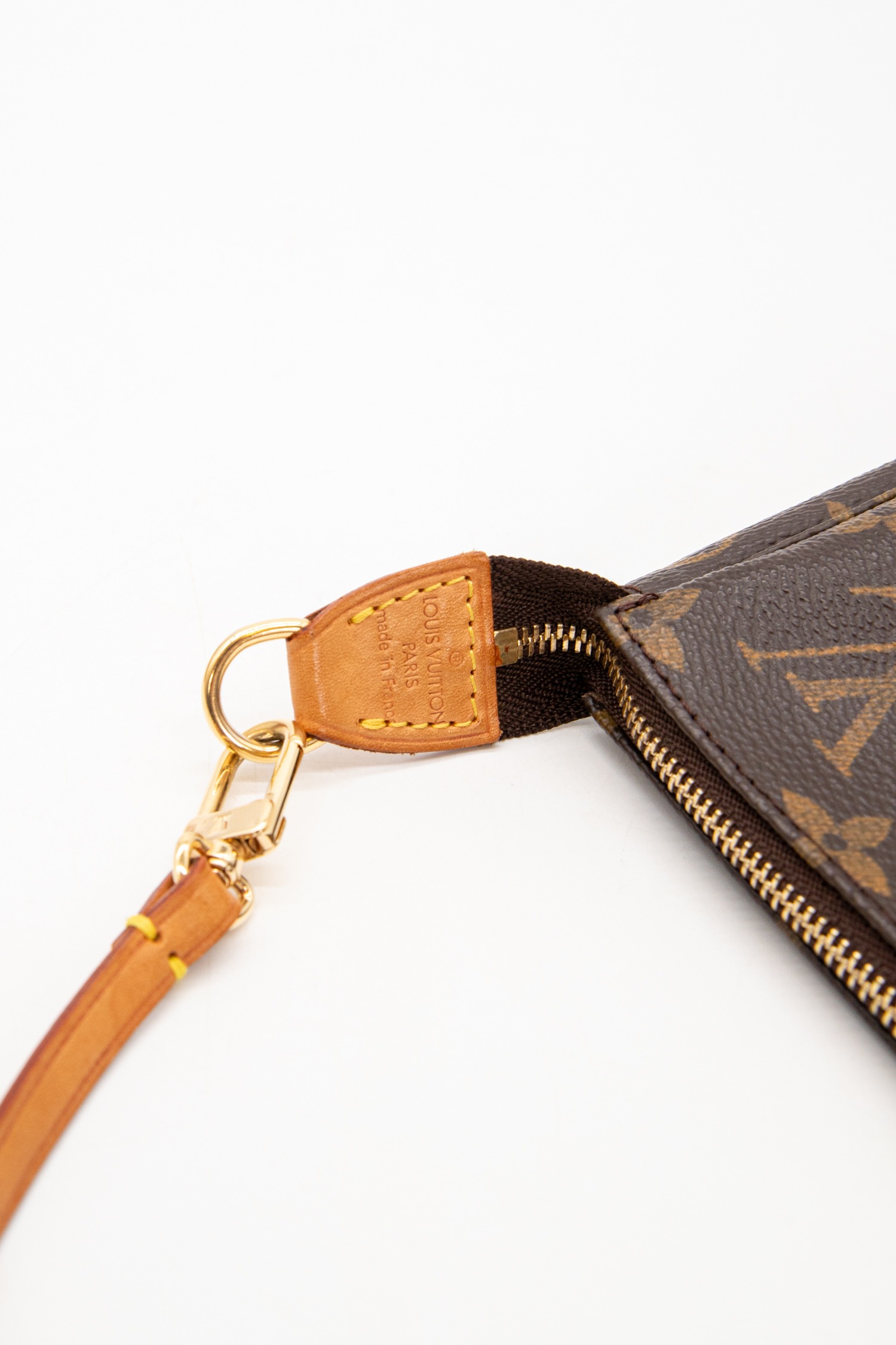 Louis Vuitton „Pochette“ in Dunkelbraun und Gold
