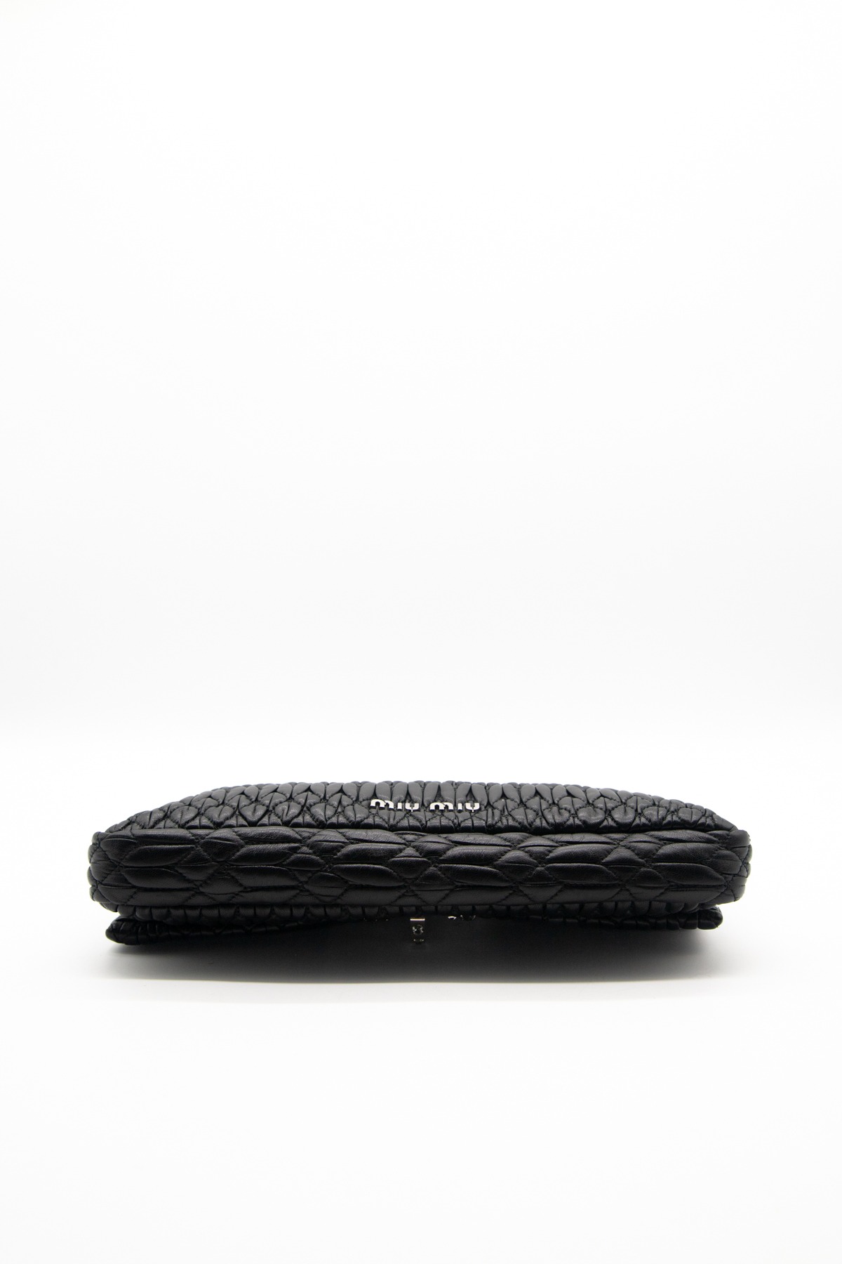 Miu Miu "Matelasse Nappa Crystal" Schultertasche in Schwarz