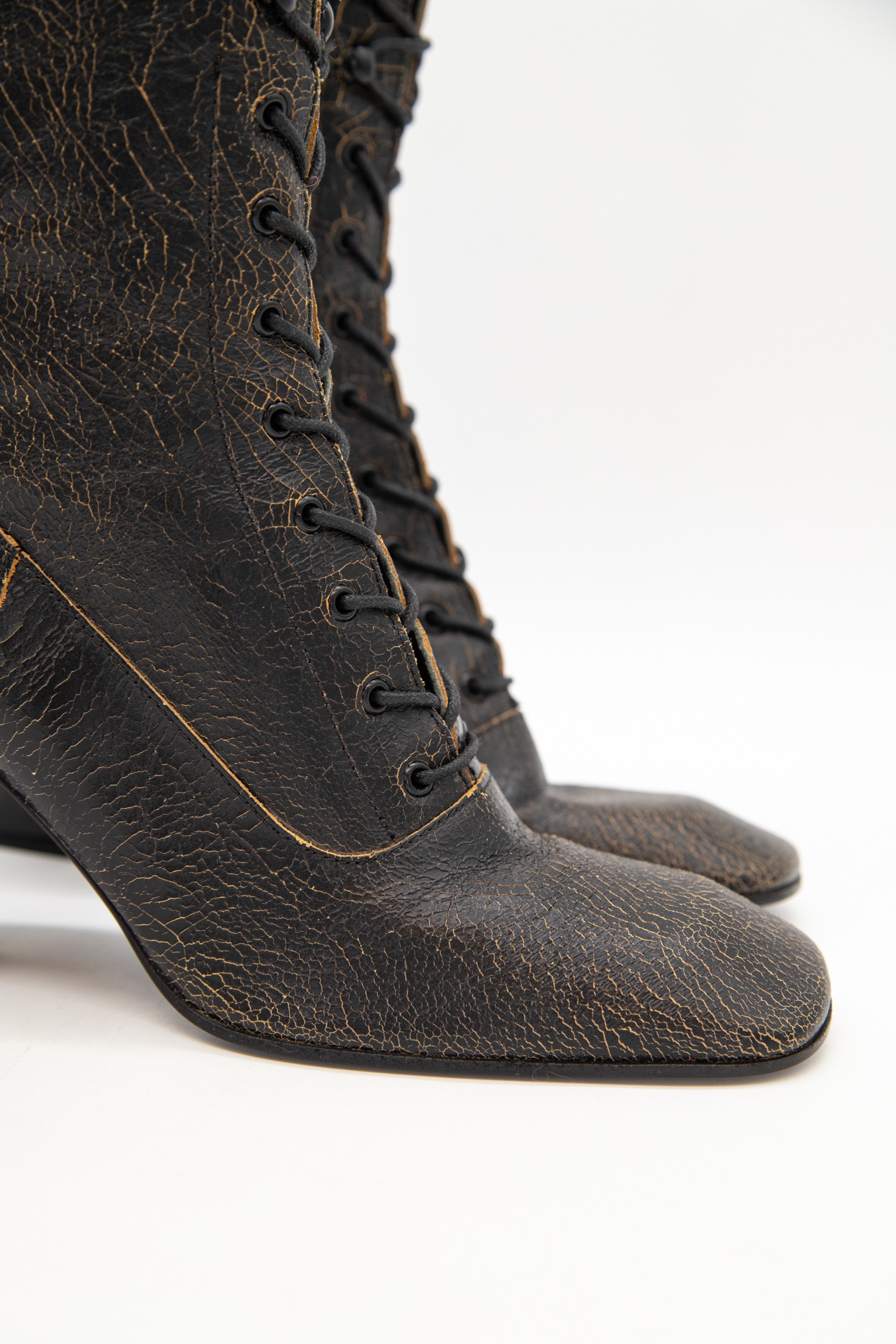 Miu Miu Vintage FW 2001 Stiefel in Schwarz und Beige