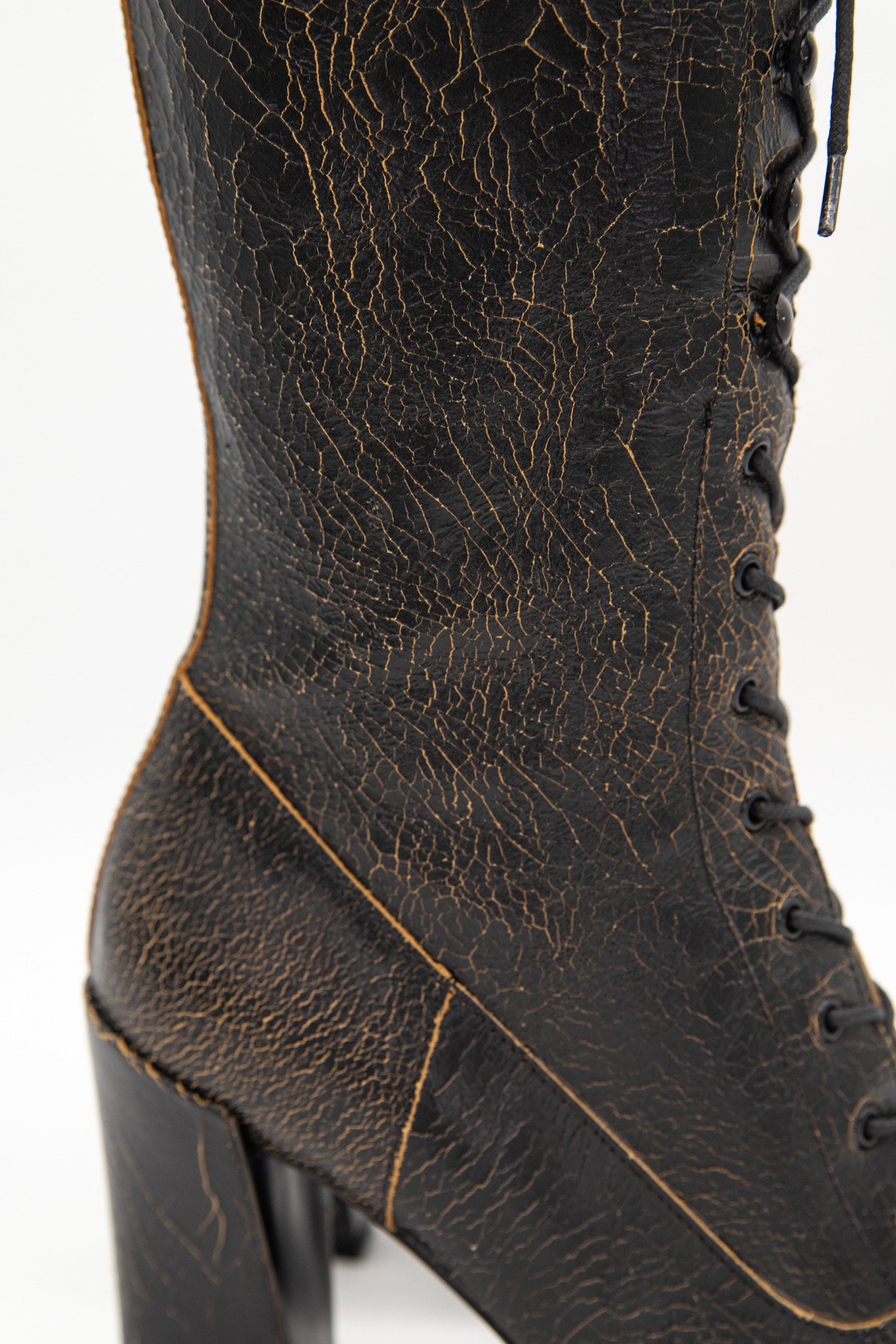 Miu Miu Vintage FW 2001 Stiefel in Schwarz und Beige