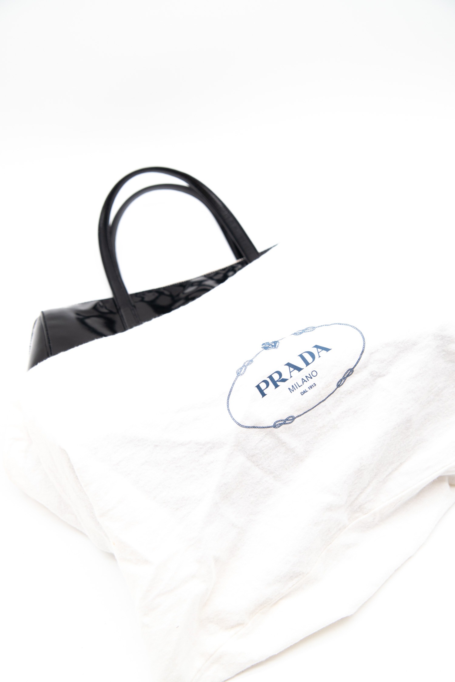 Vintage Prada "Spazzolato Logo" Handtasche Lackleder Schwarz