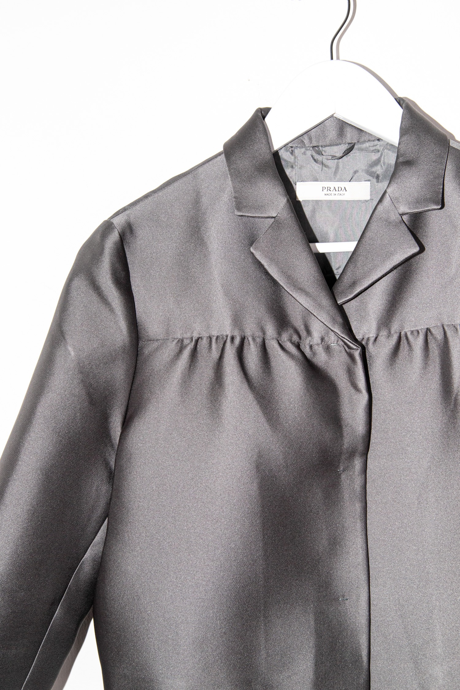 Prada Vintage Jacke in Grau aus Satin