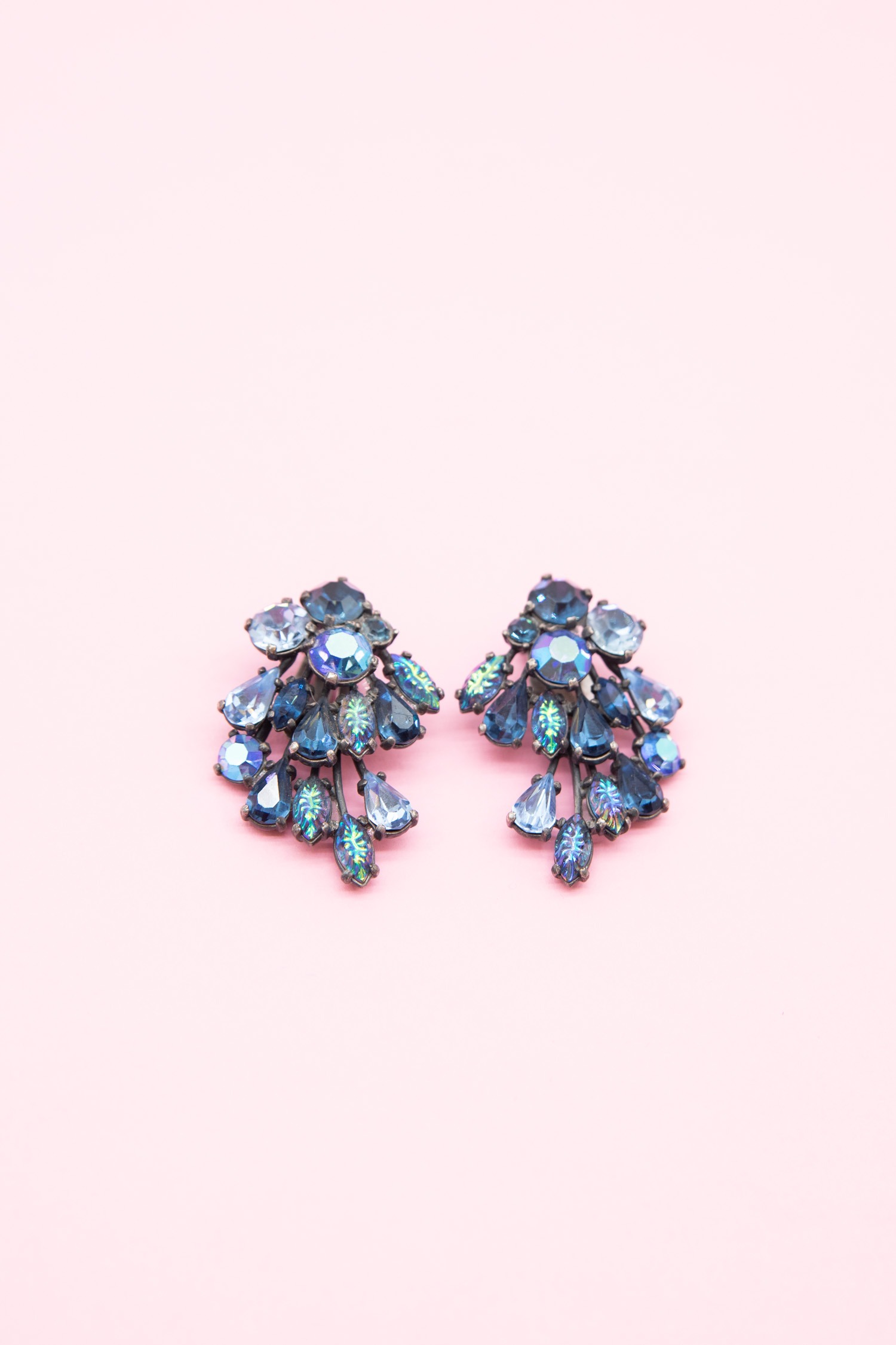 Schiaparelli Vintage Ohrclips in Bouquet Form